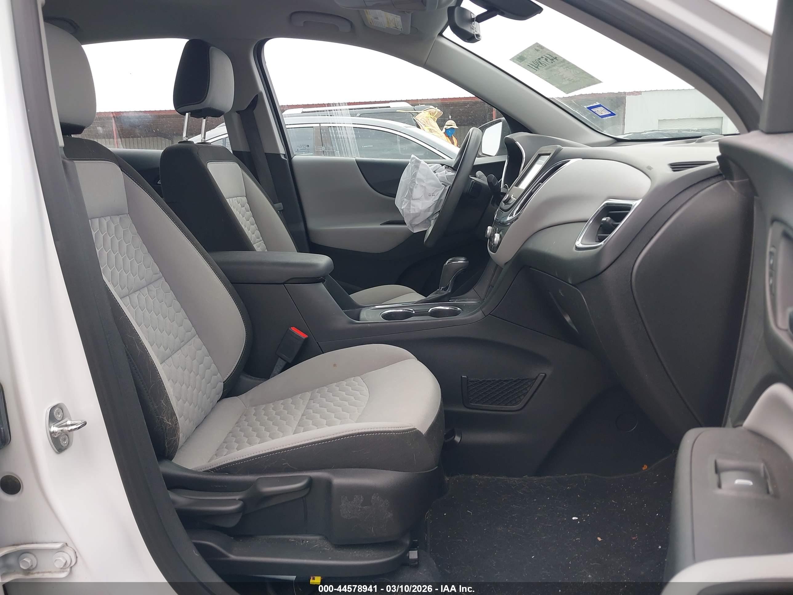 CHEVROLET EQUINOX image 5