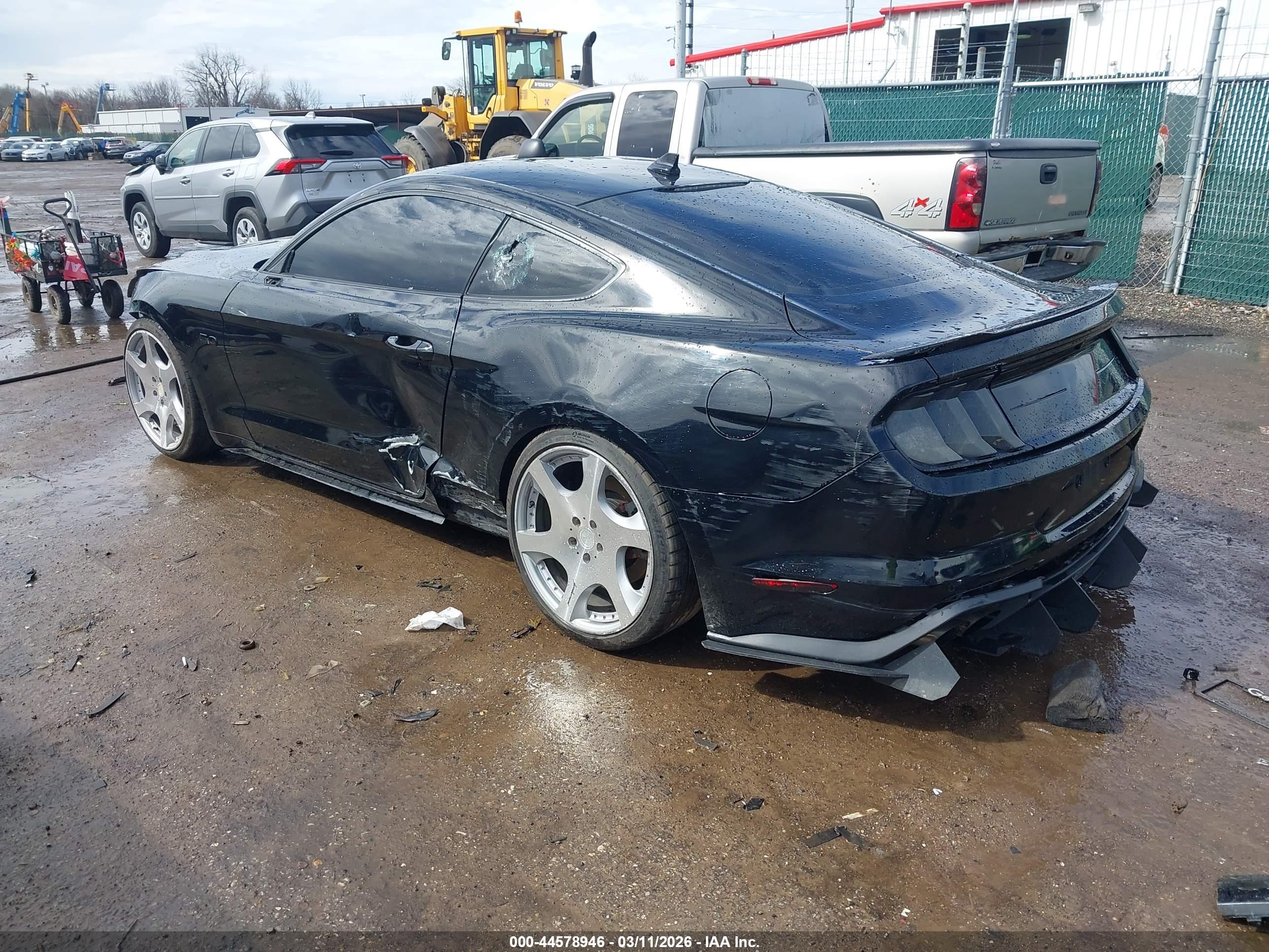 FORD MUSTANG image 3