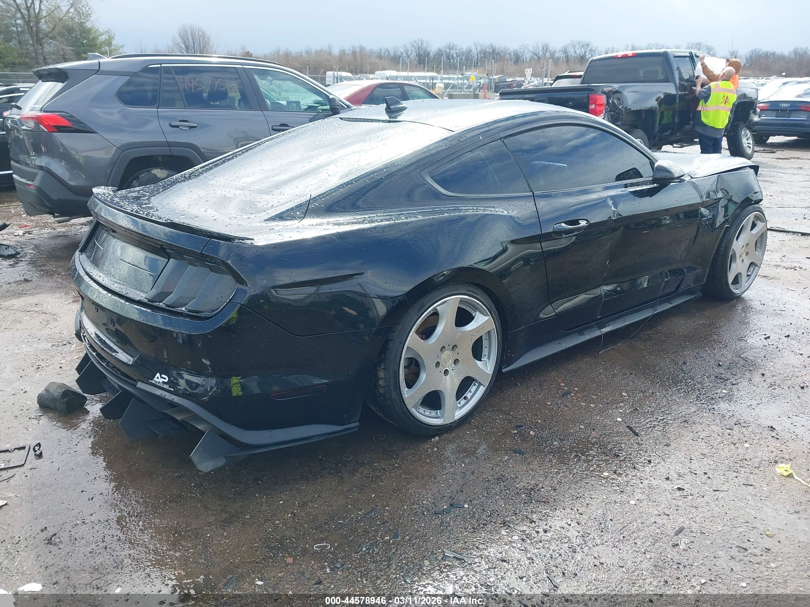 FORD MUSTANG image 4