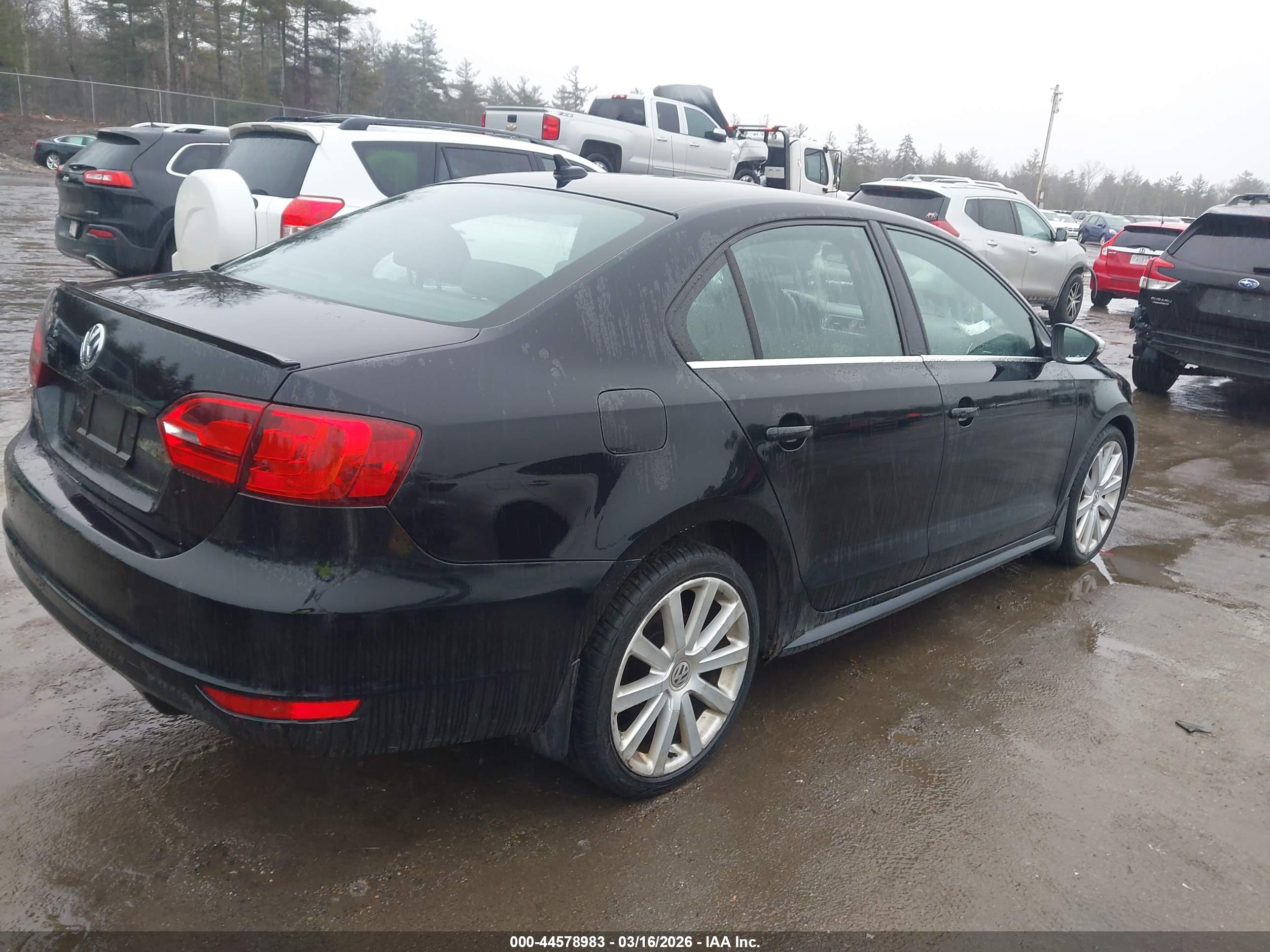 VOLKSWAGEN JETTA image 4