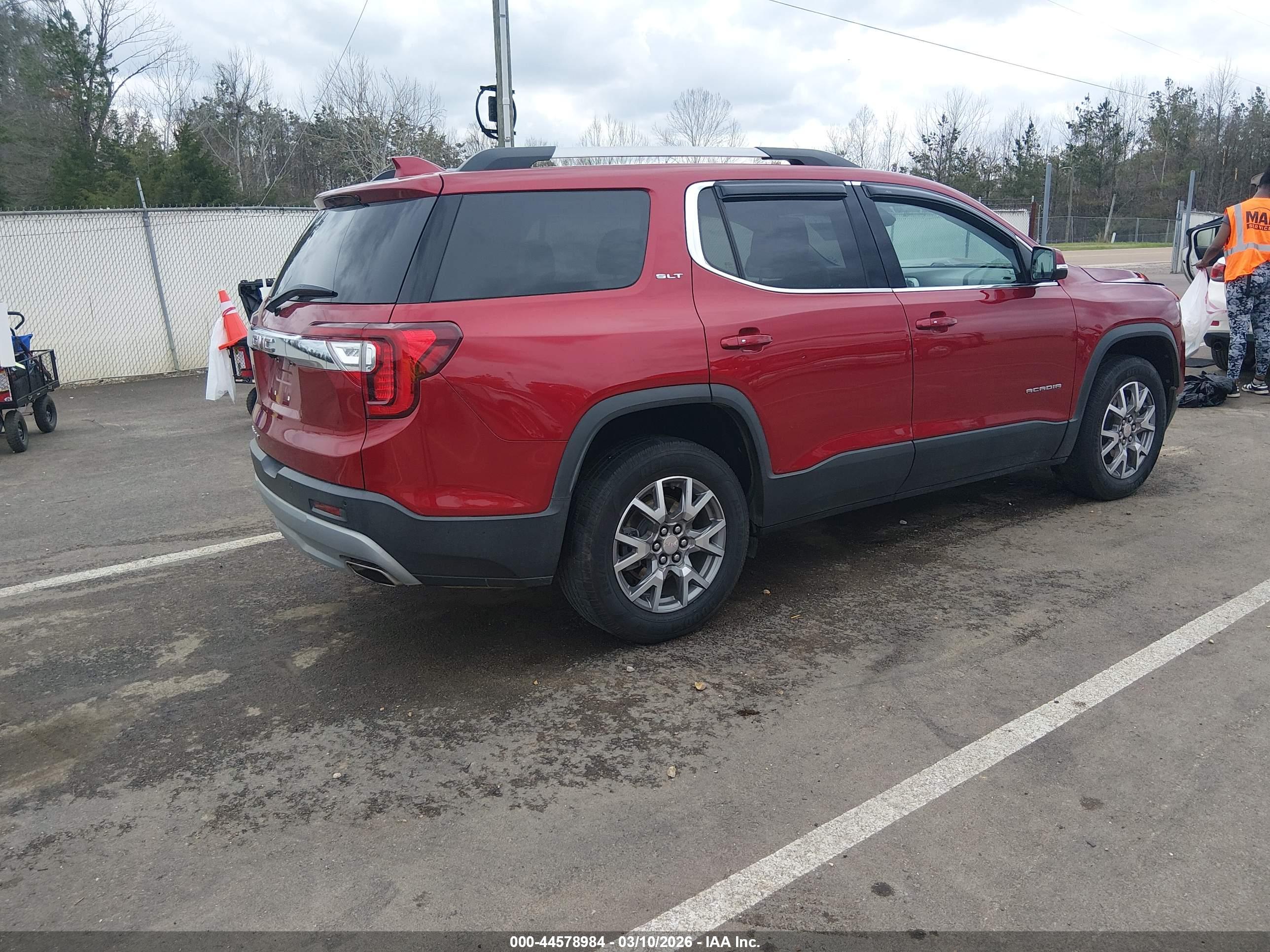 GMC ACADIA image 4