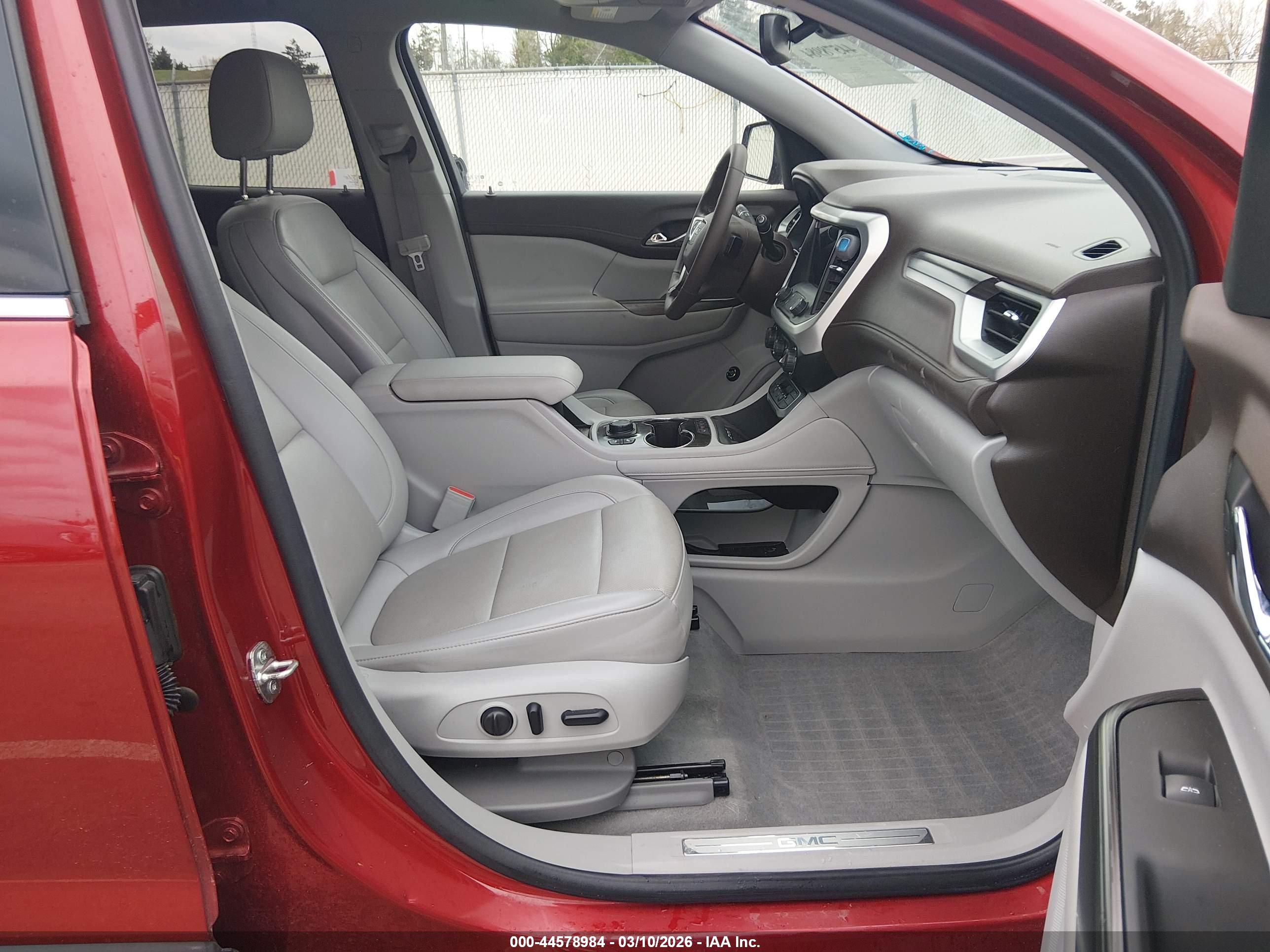 GMC ACADIA image 5