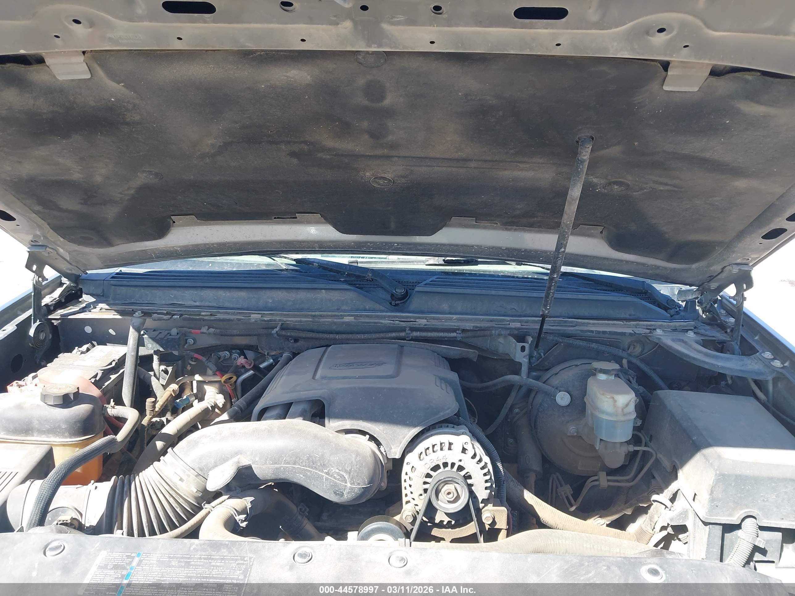 CHEVROLET TAHOE image 10