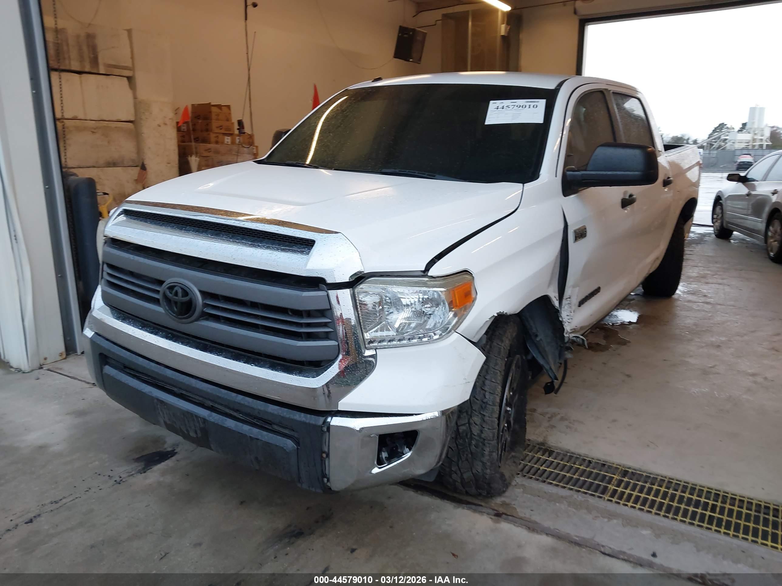 TOYOTA TUNDRA image 6