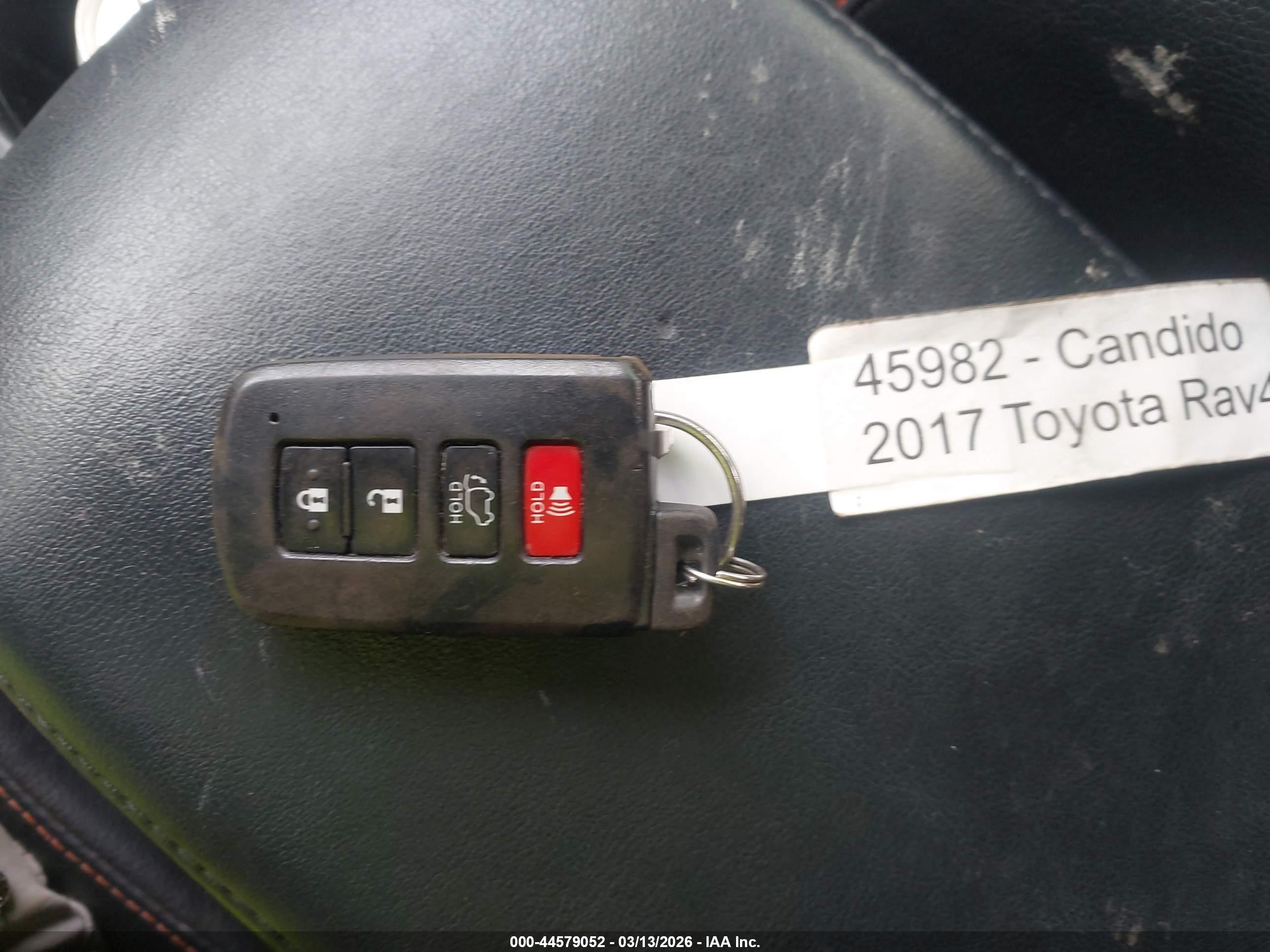 TOYOTA RAV4 image 11
