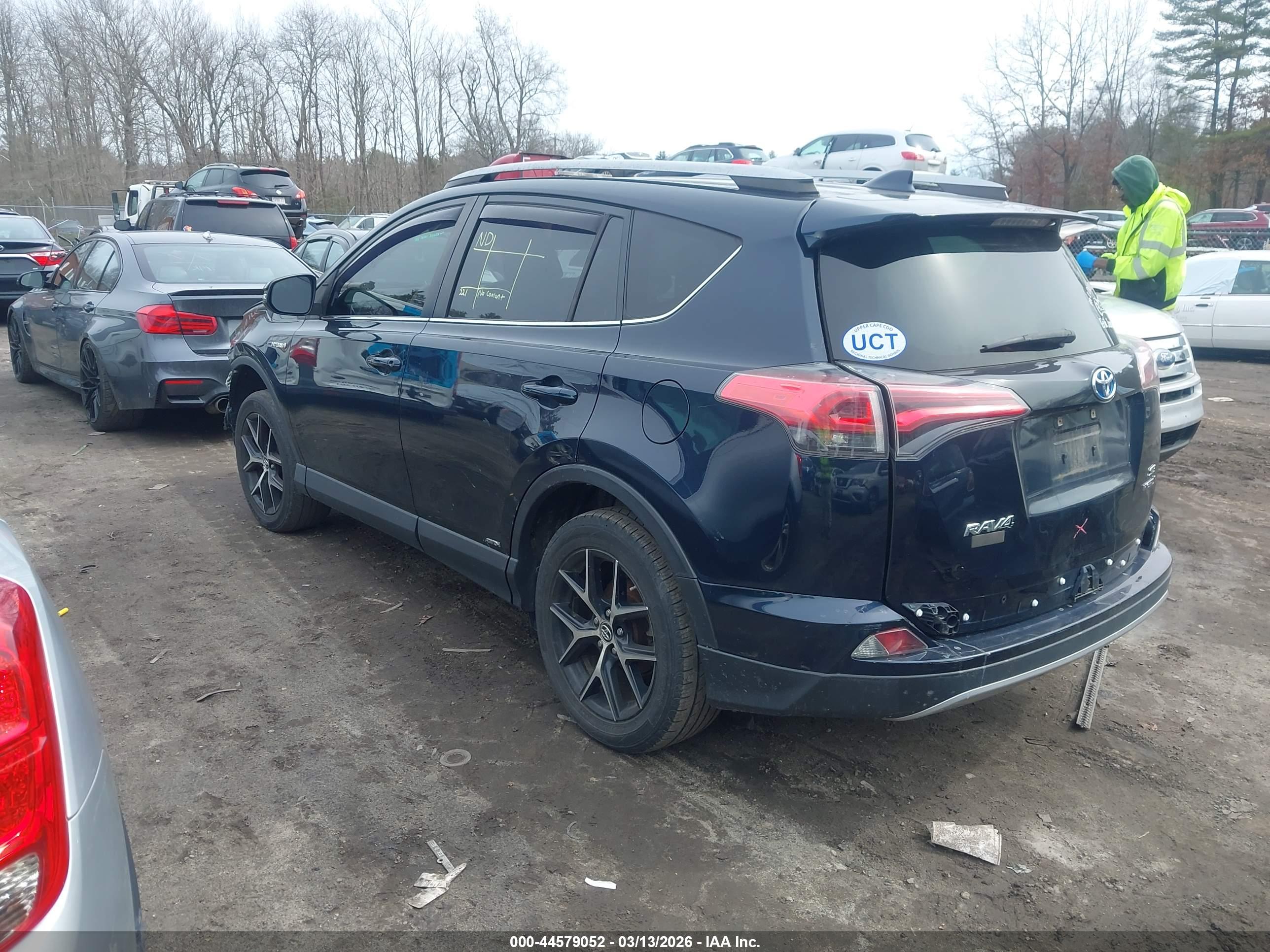 TOYOTA RAV4 image 3