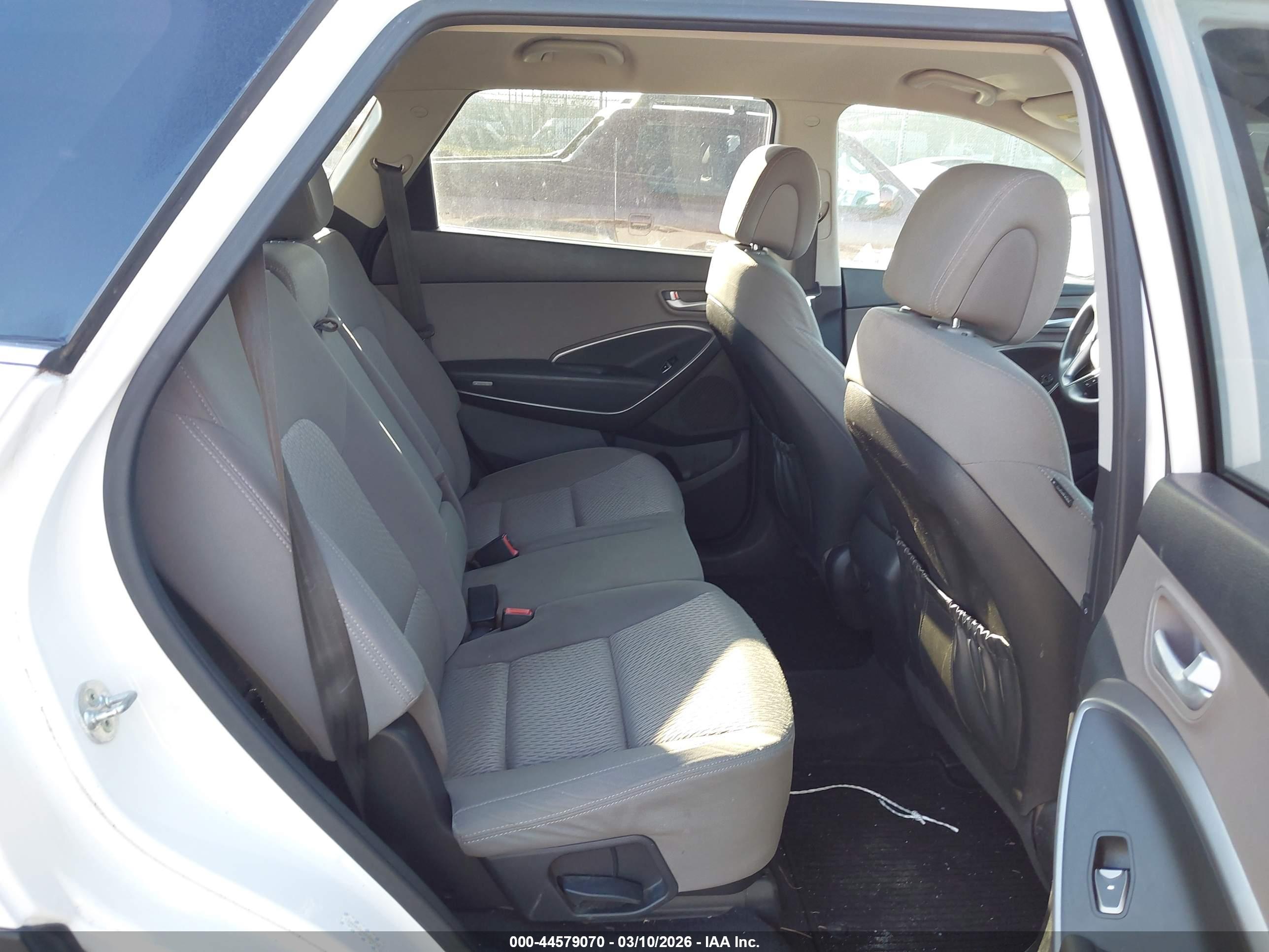 HYUNDAI SANTA image 8