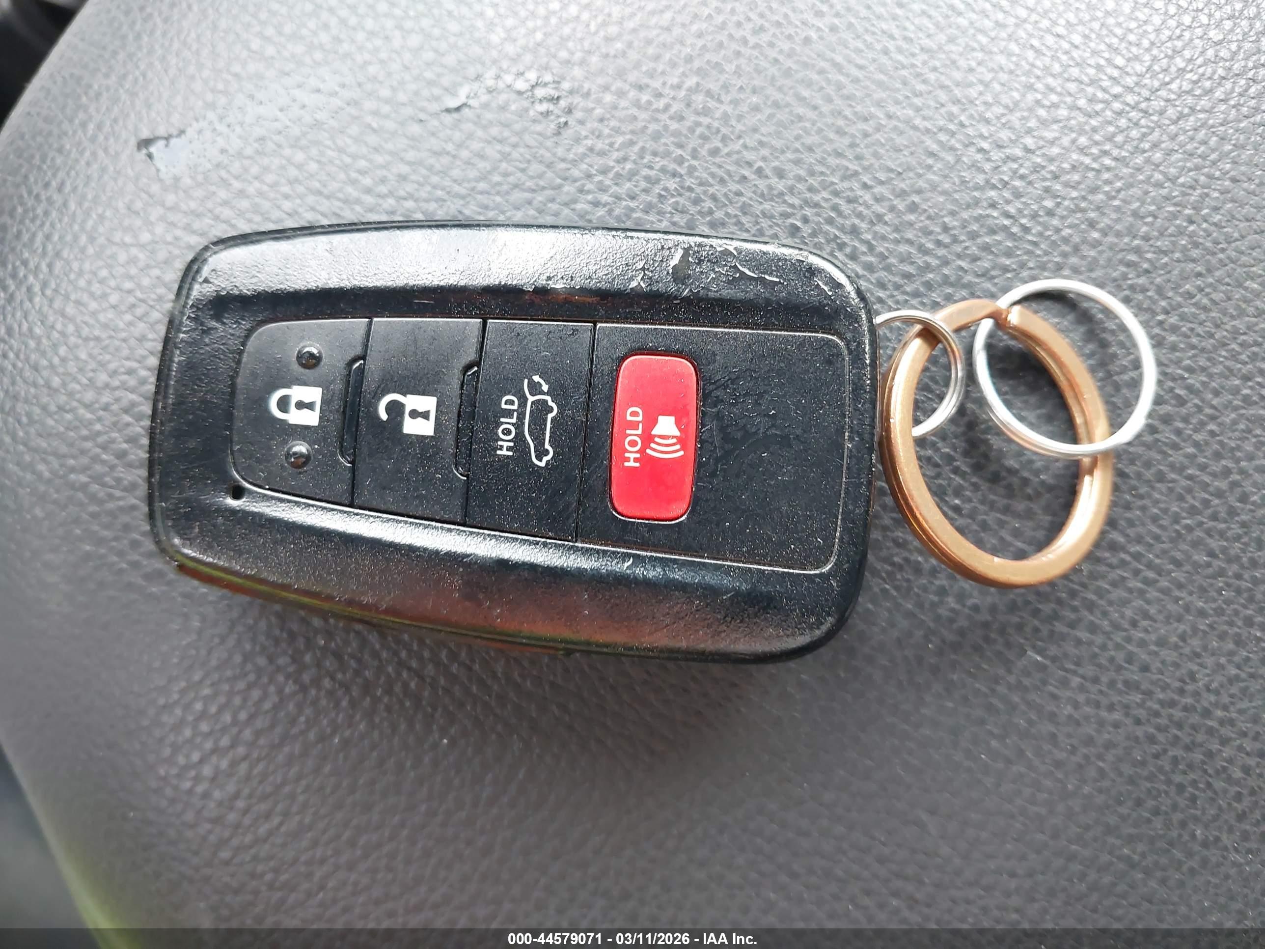 TOYOTA RAV4 image 11