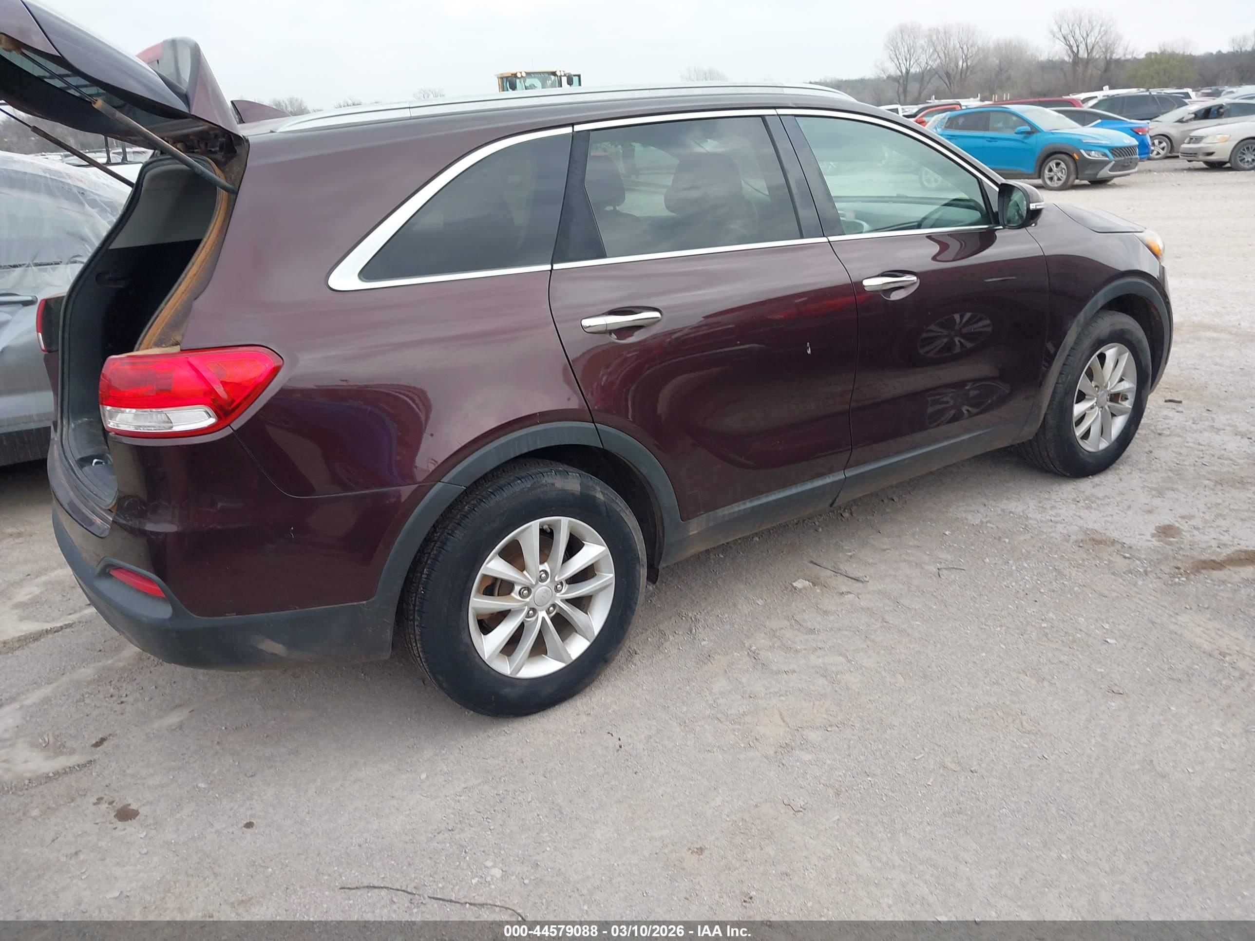 KIA SORENTO image 4
