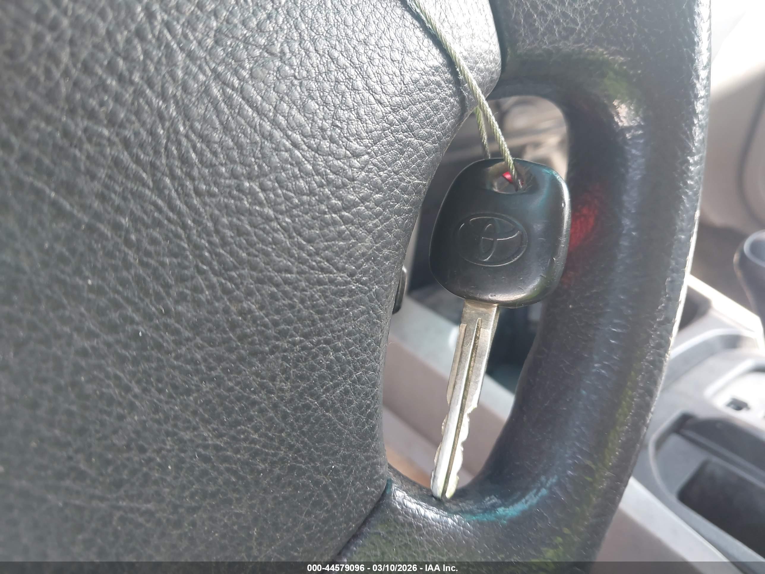 TOYOTA 4RUNNER image 11