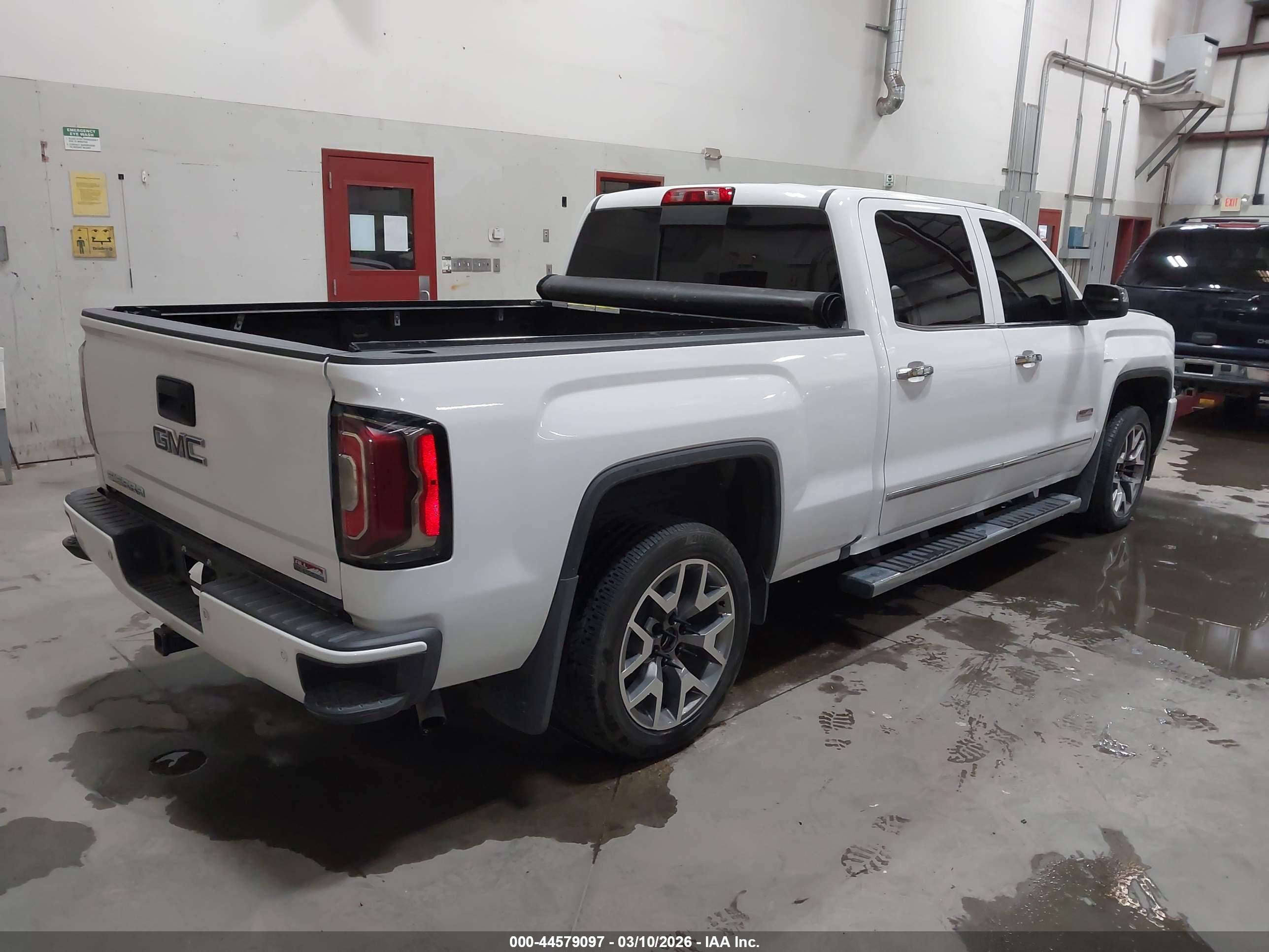 GMC SIERRA image 4