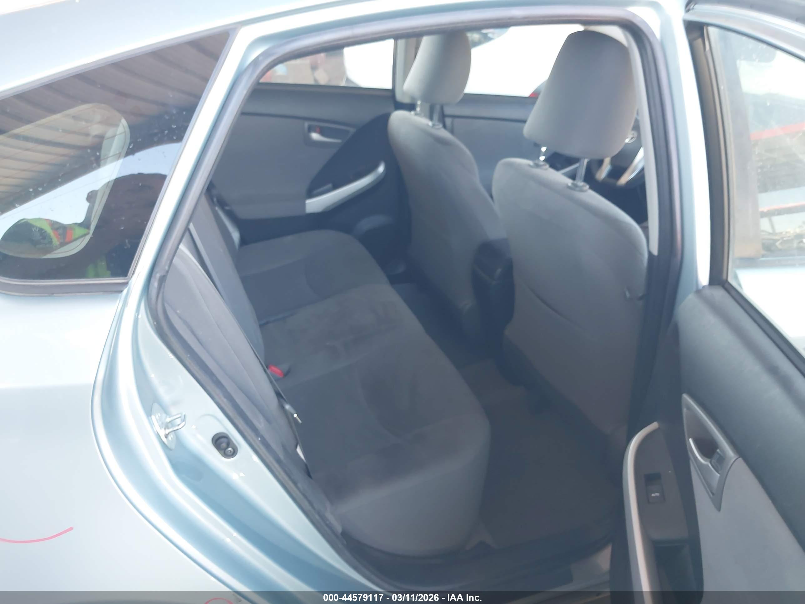 TOYOTA PRIUS image 8