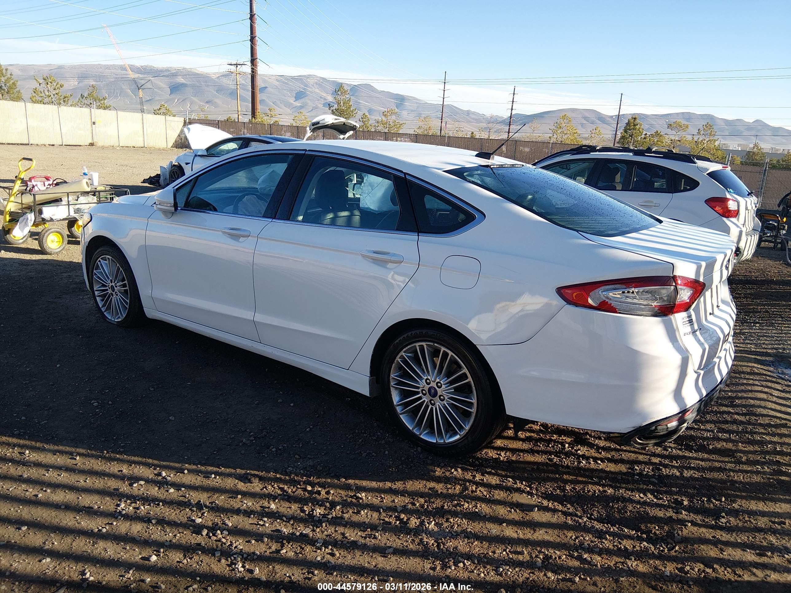 FORD FUSION image 3
