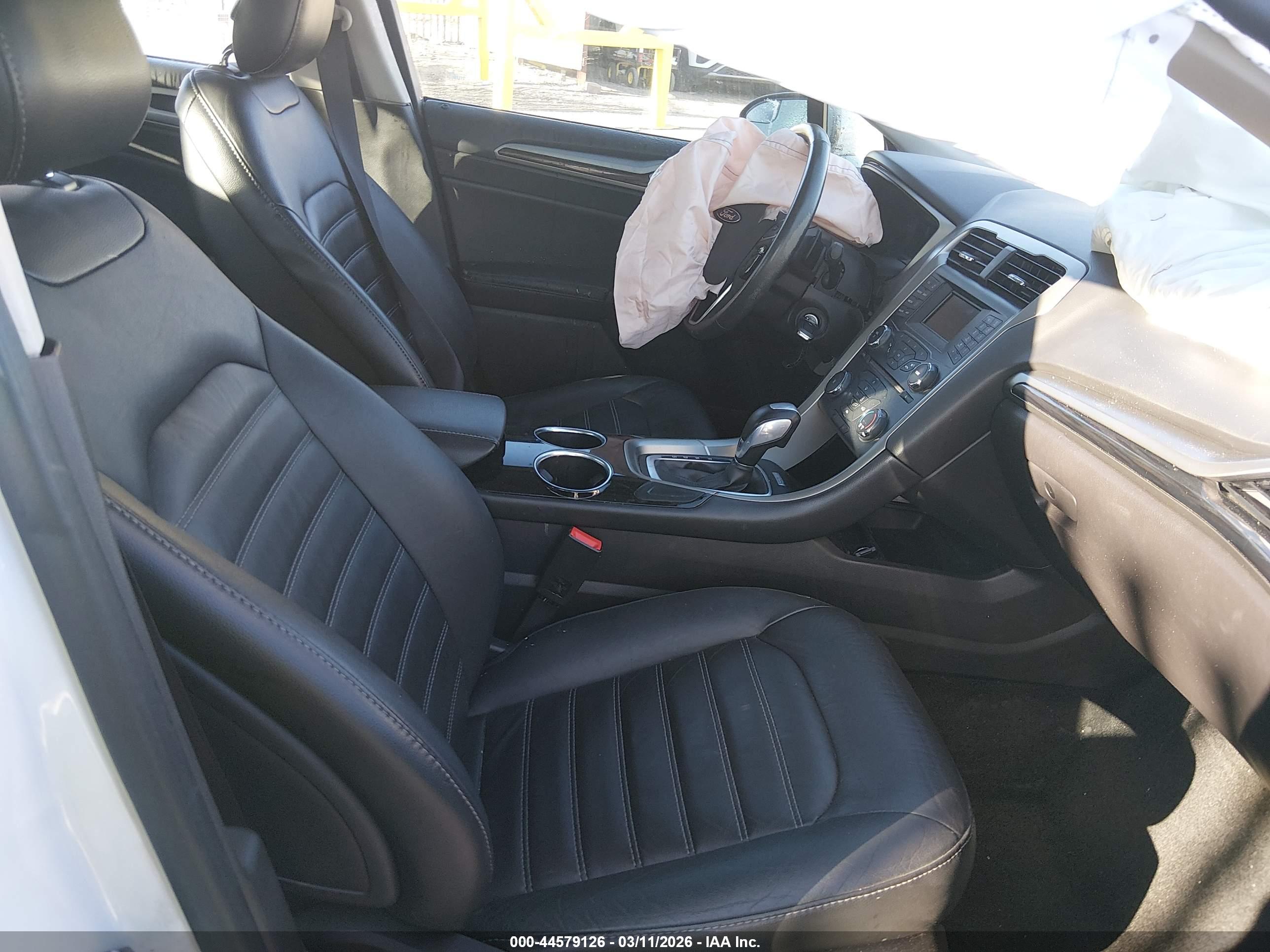 FORD FUSION image 5