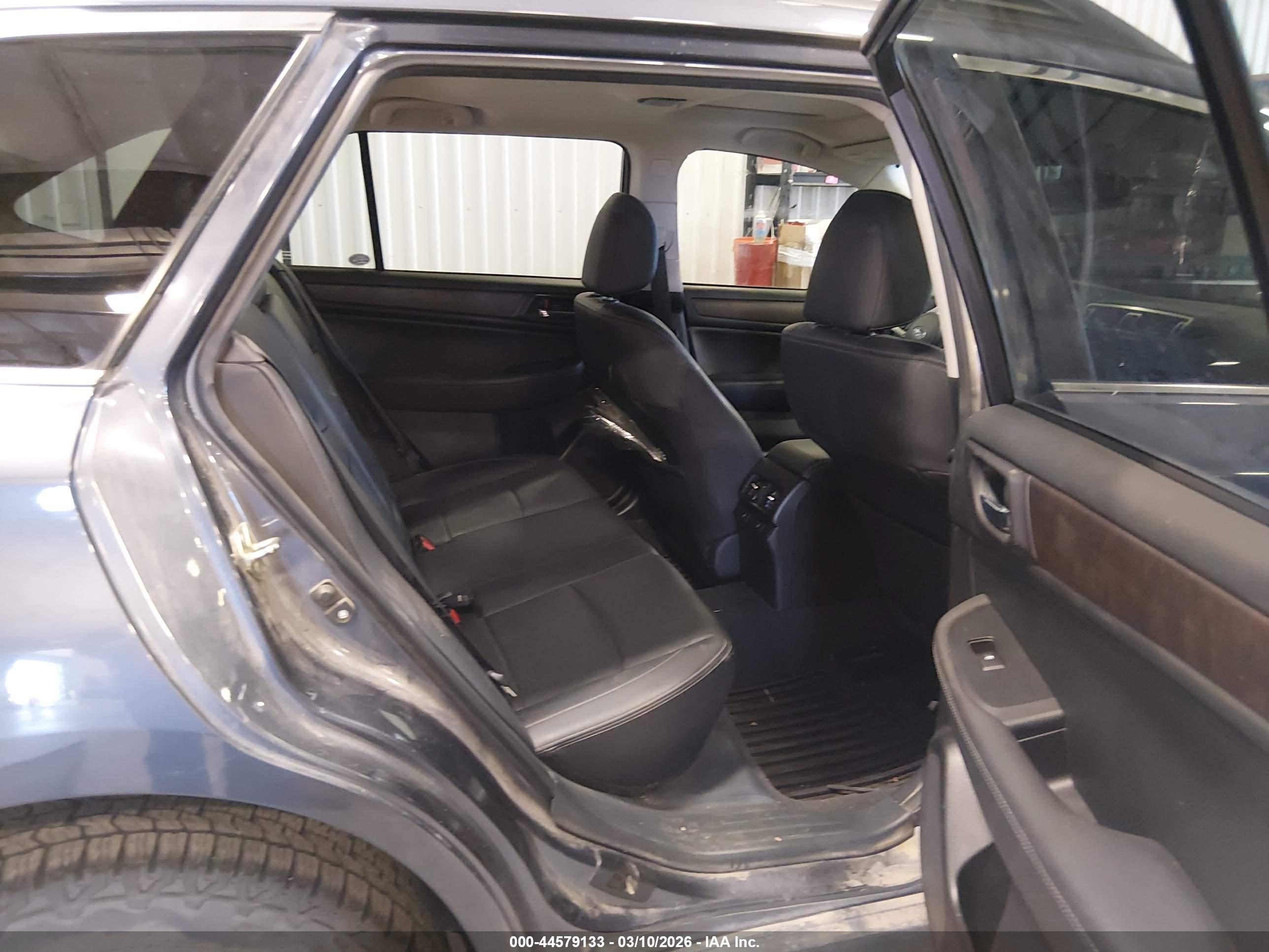 SUBARU OUTBACK image 8