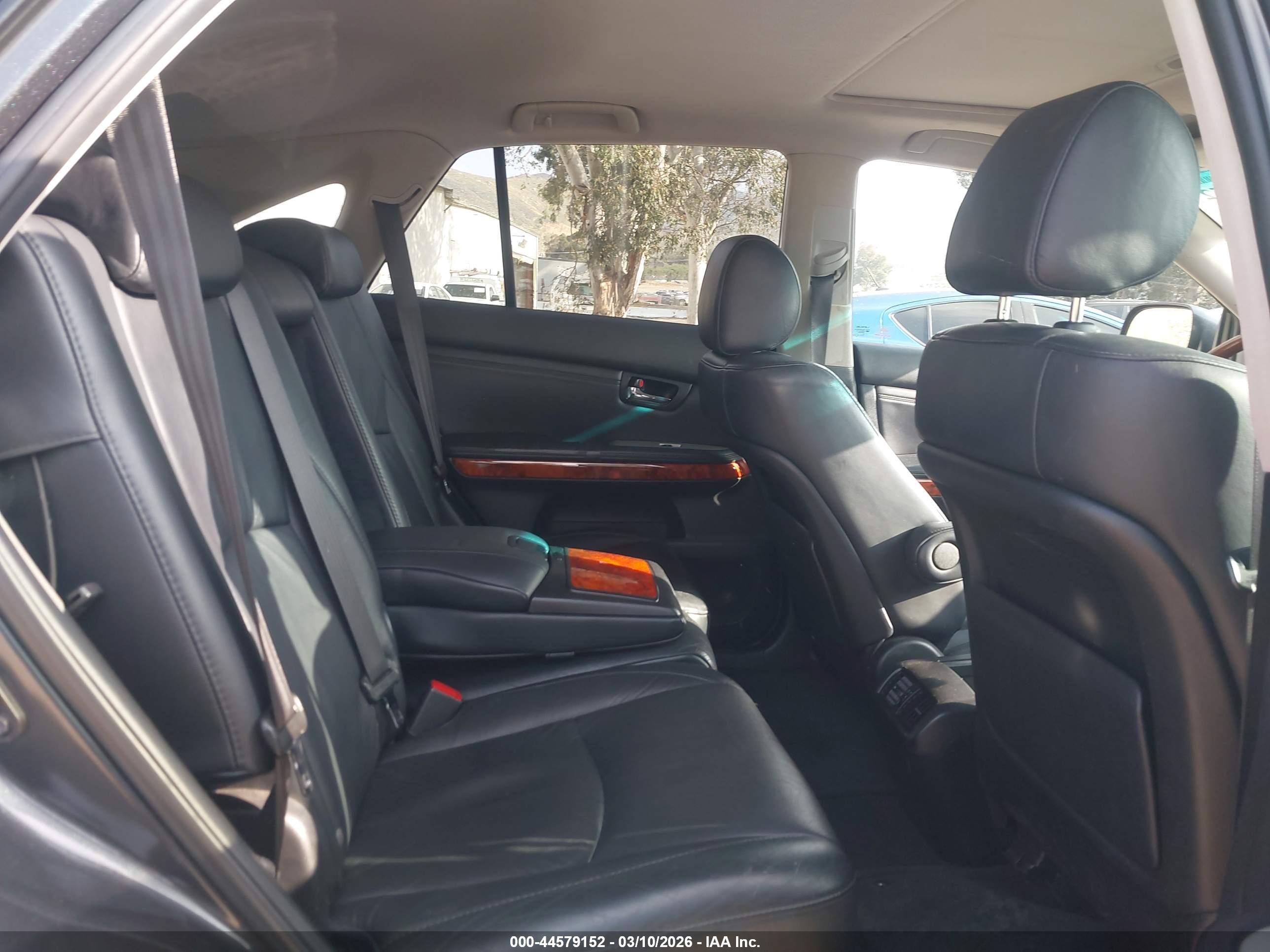 LEXUS RX image 8