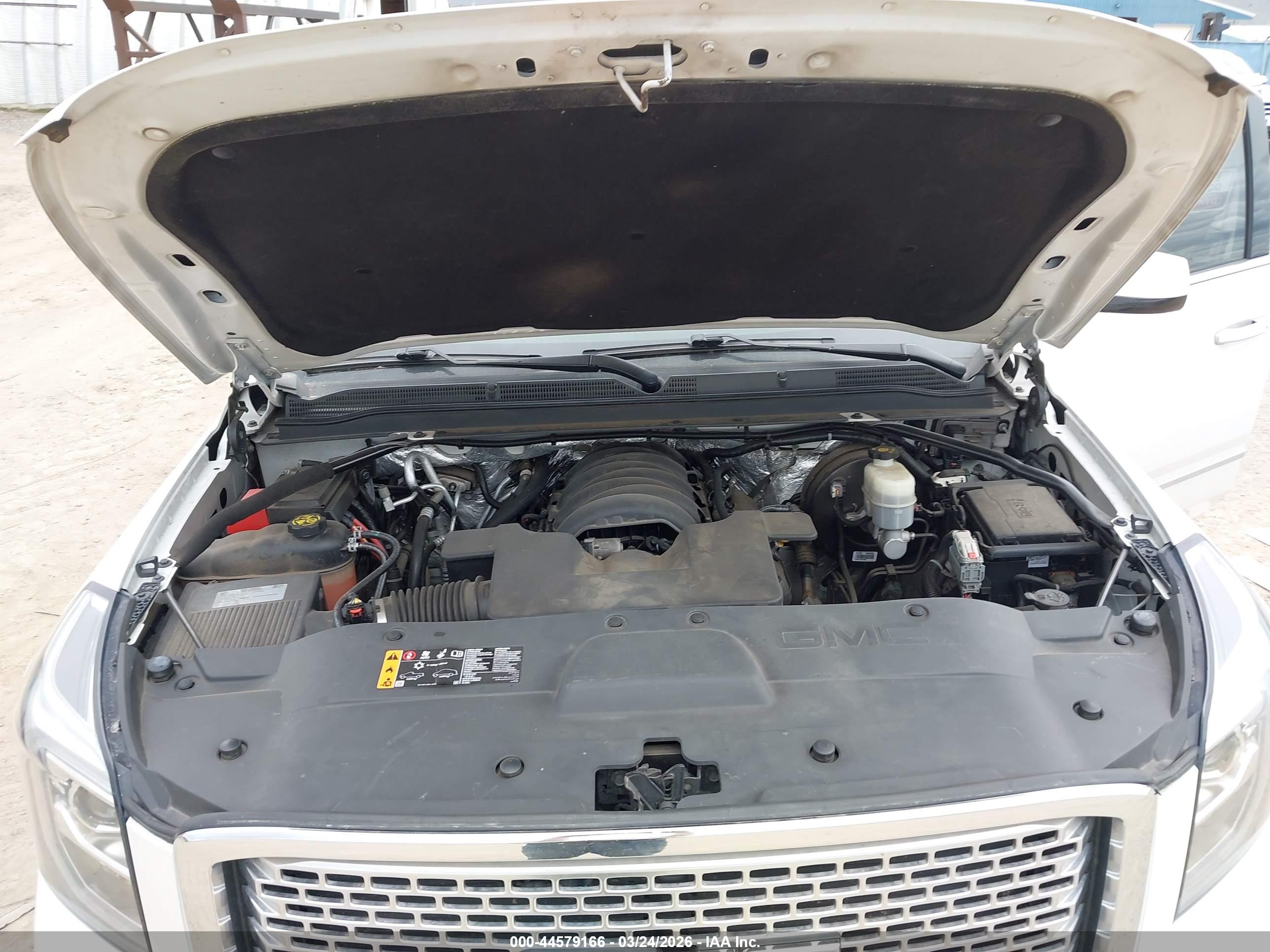 GMC YUKON image 10