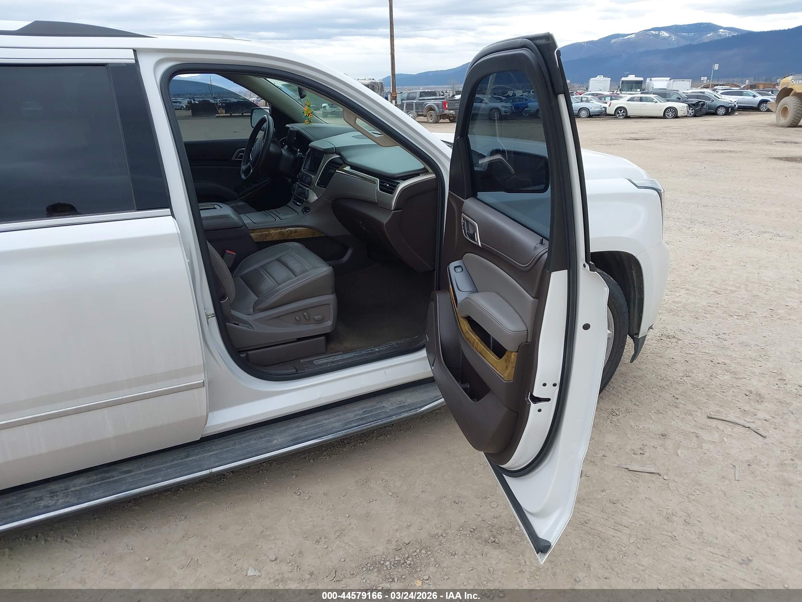 GMC YUKON image 5
