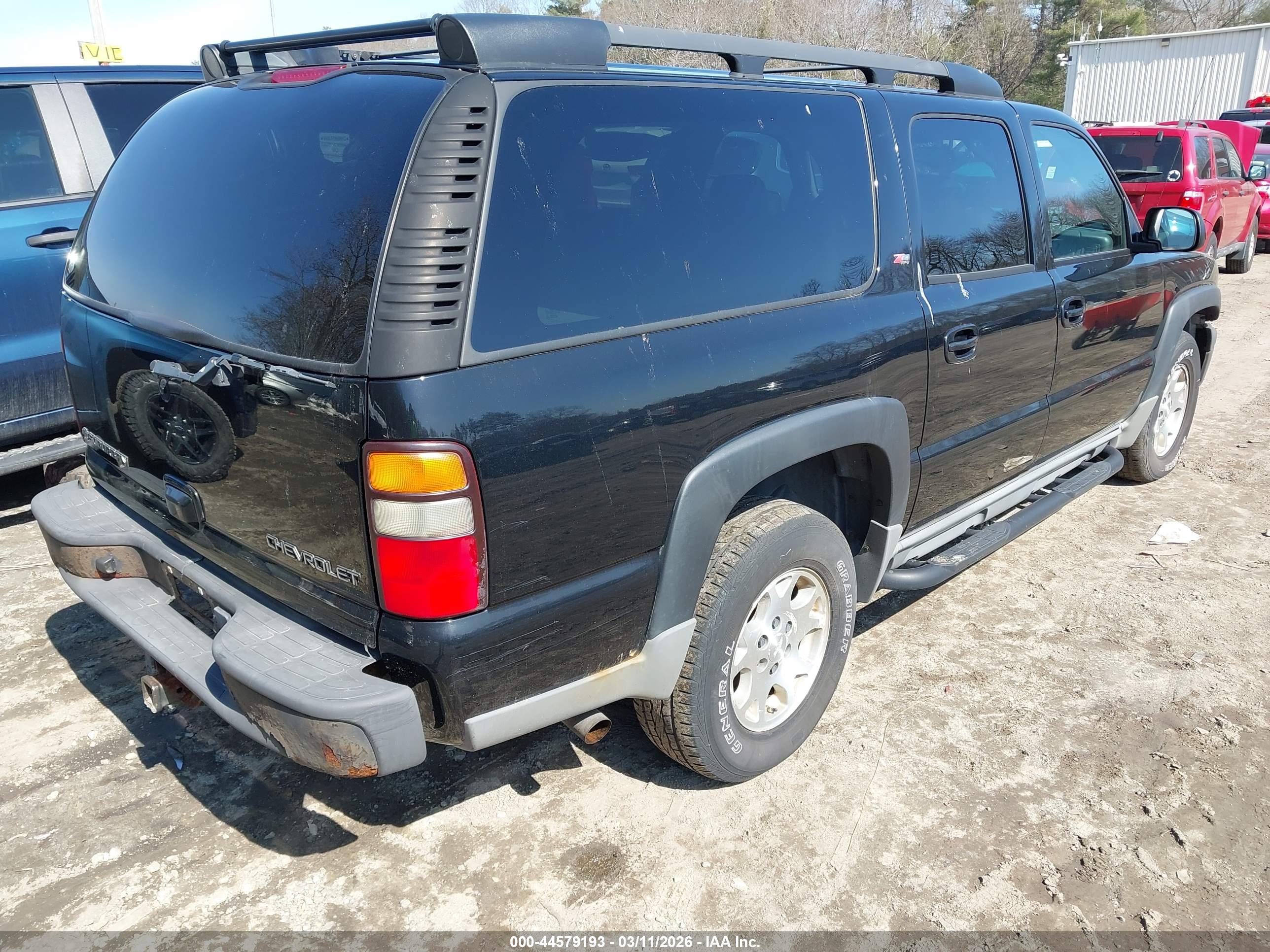 CHEVROLET SUBURBAN image 4