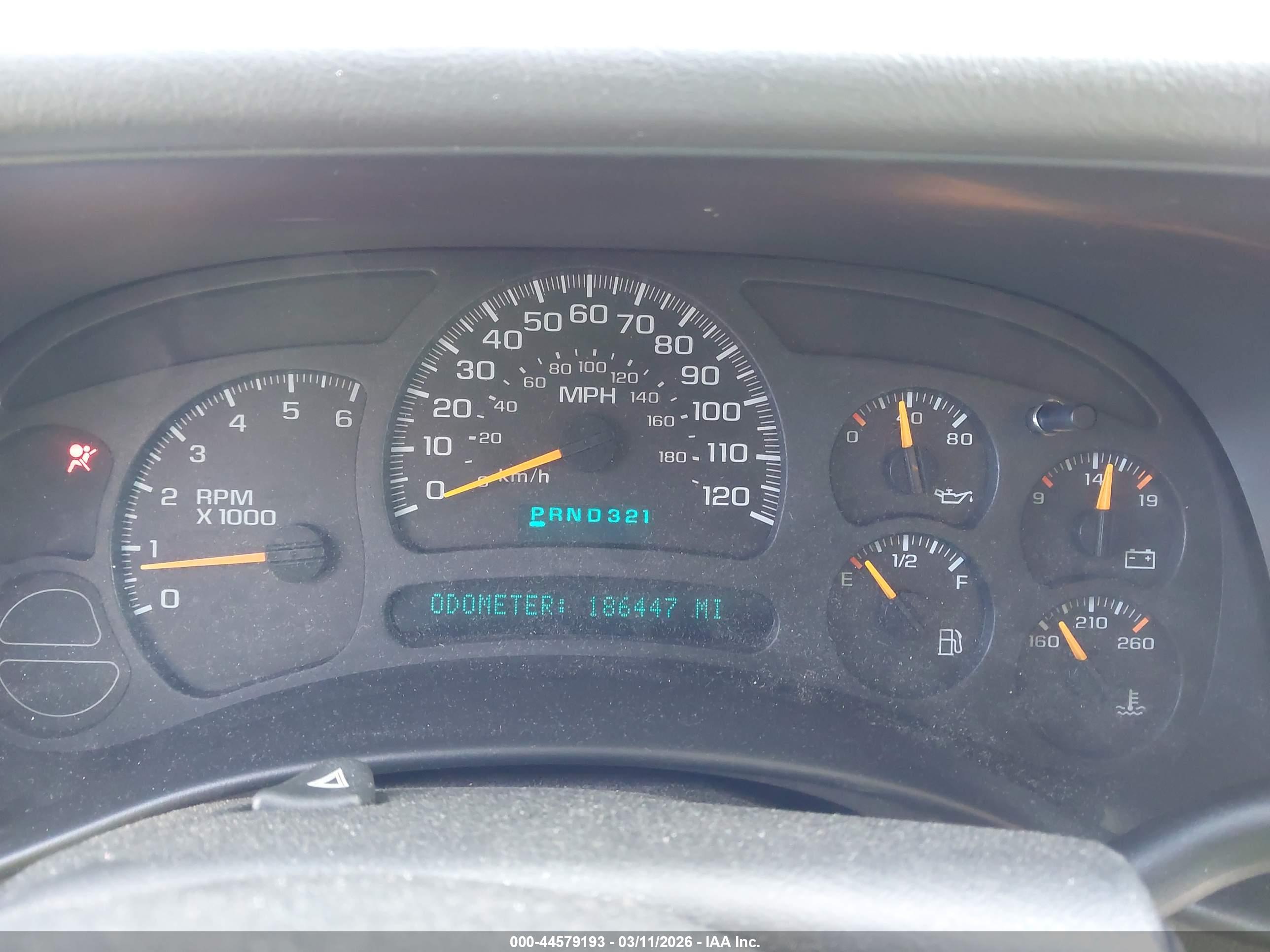CHEVROLET SUBURBAN image 7