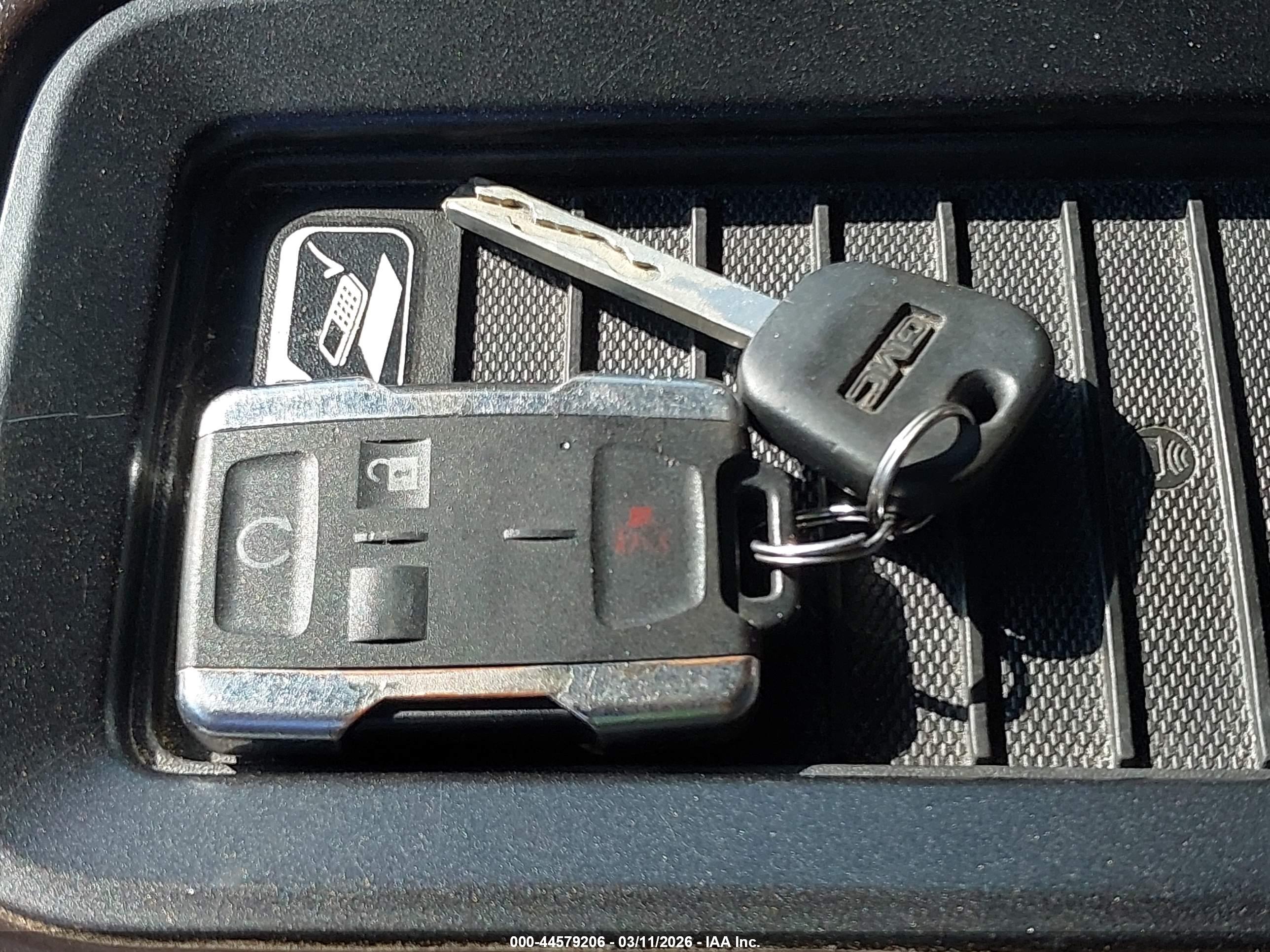 GMC SIERRA image 11