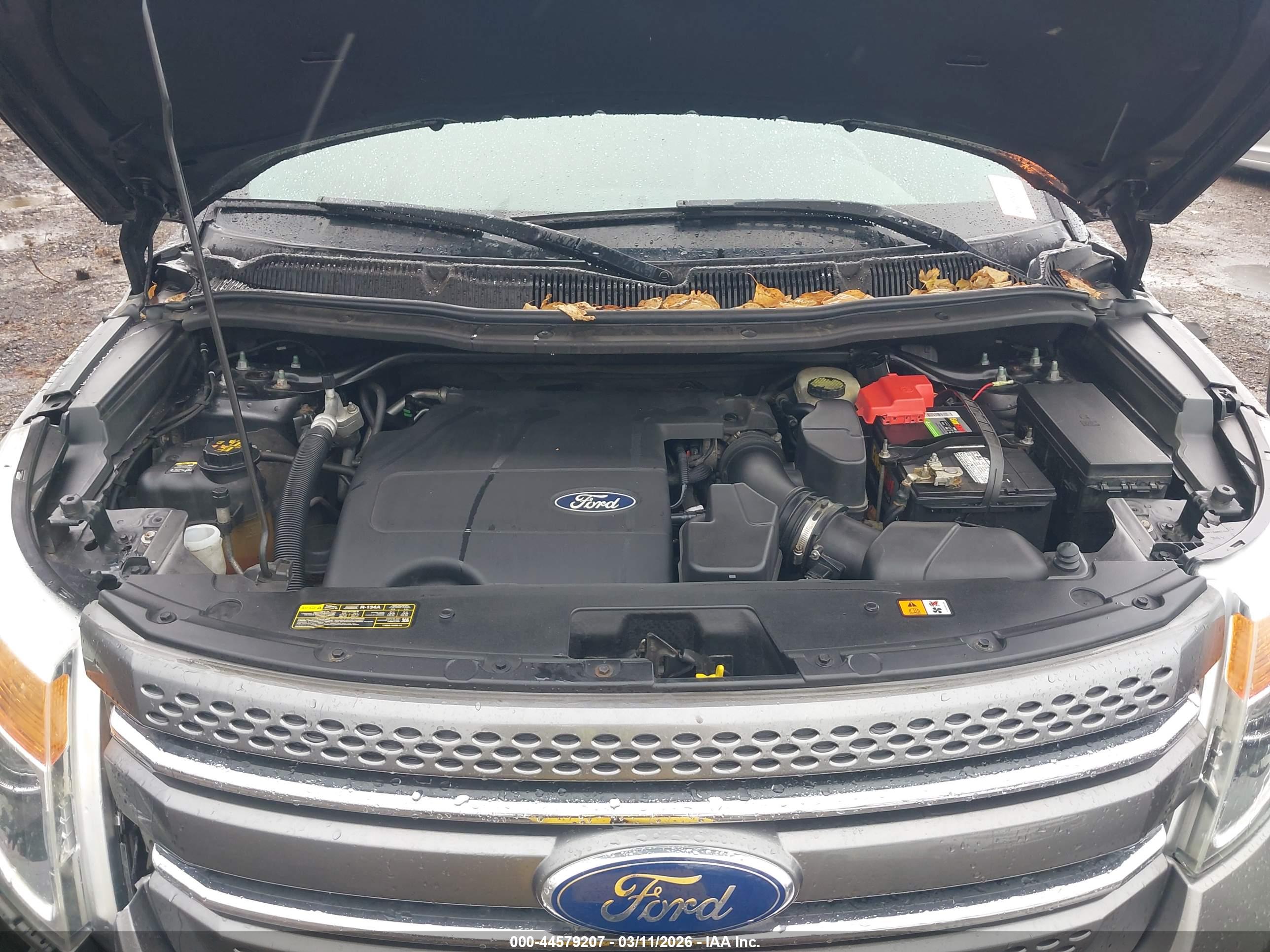 FORD EXPLORER image 10