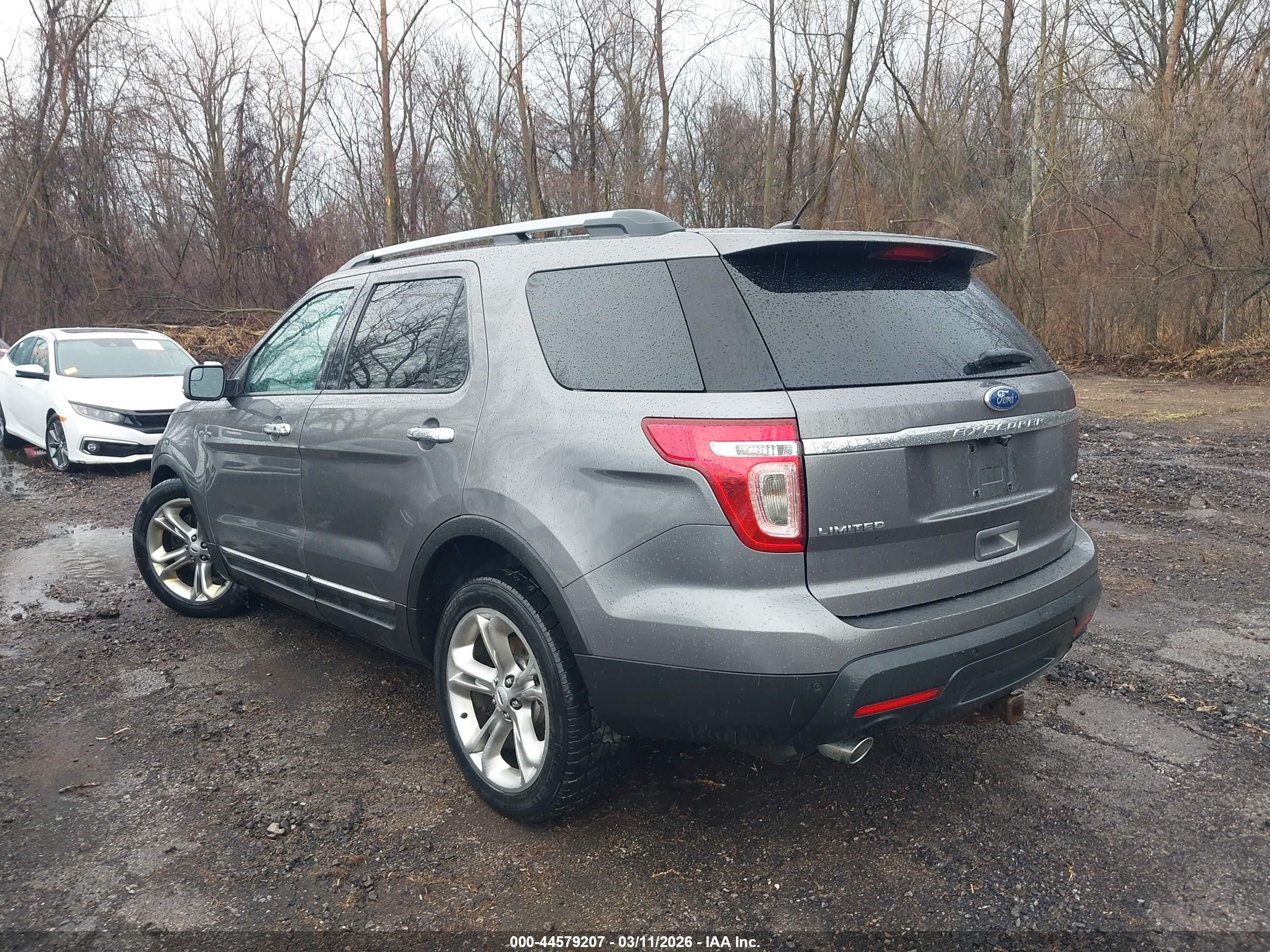 FORD EXPLORER image 3
