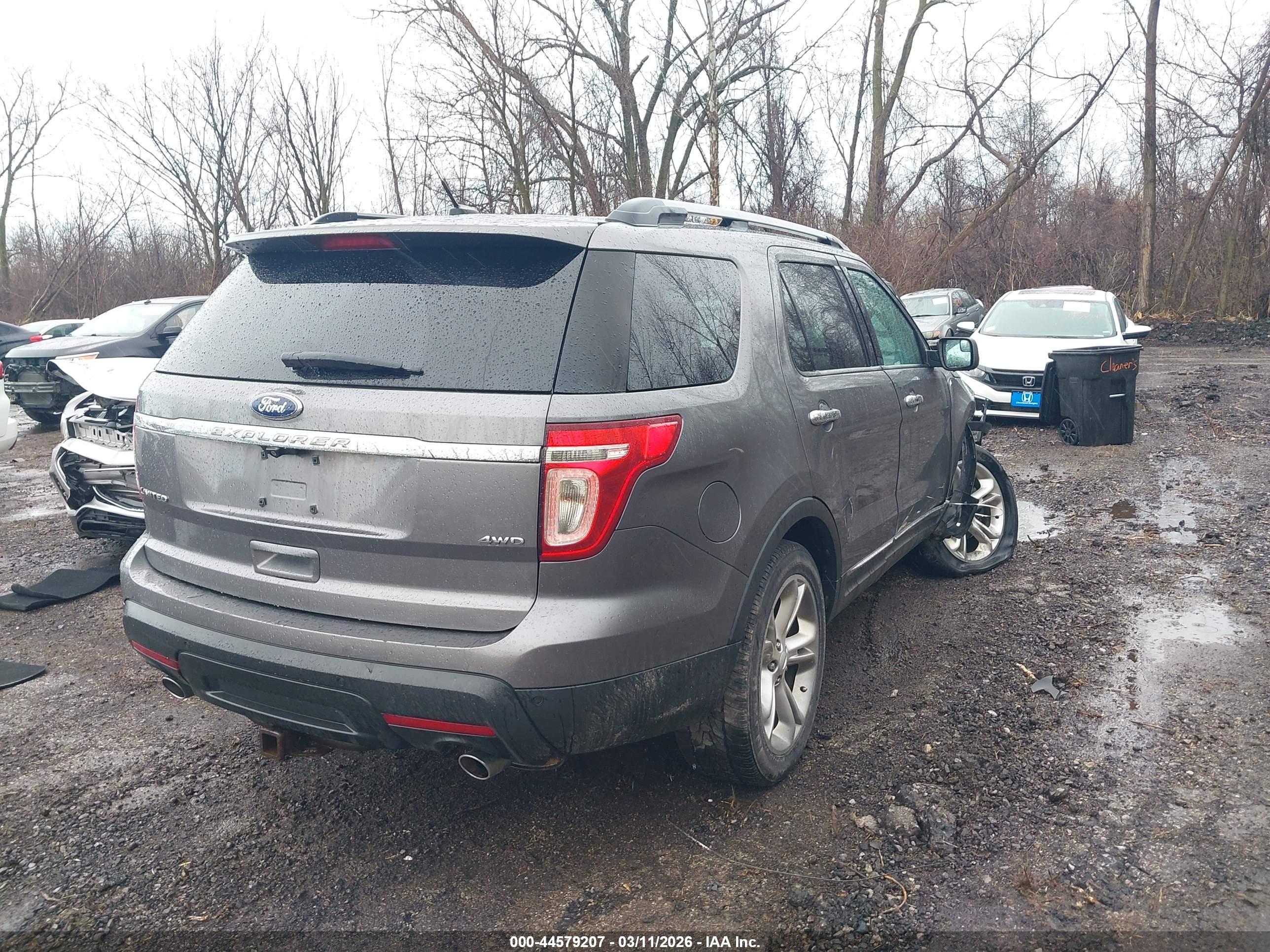 FORD EXPLORER image 4