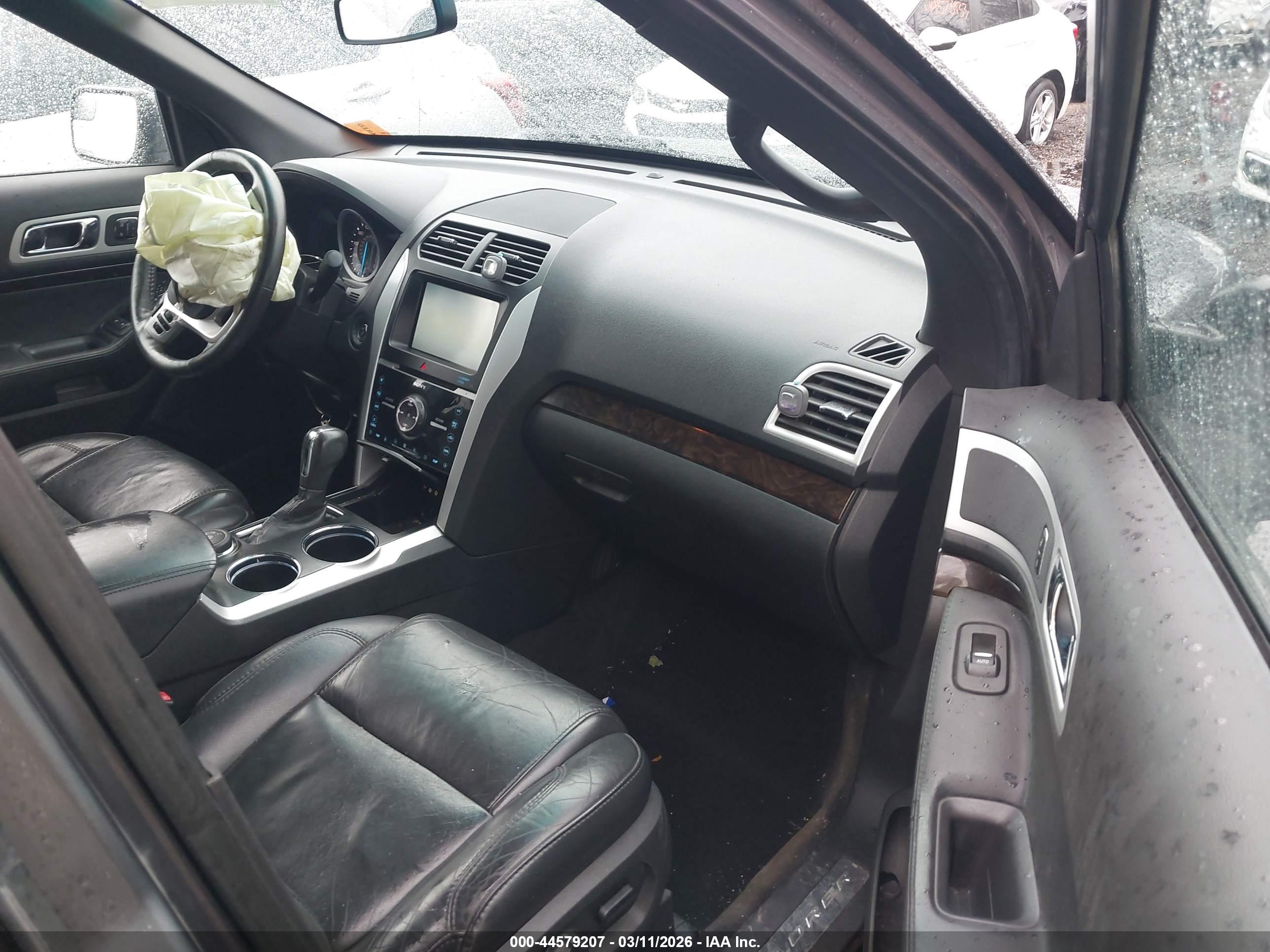FORD EXPLORER image 5