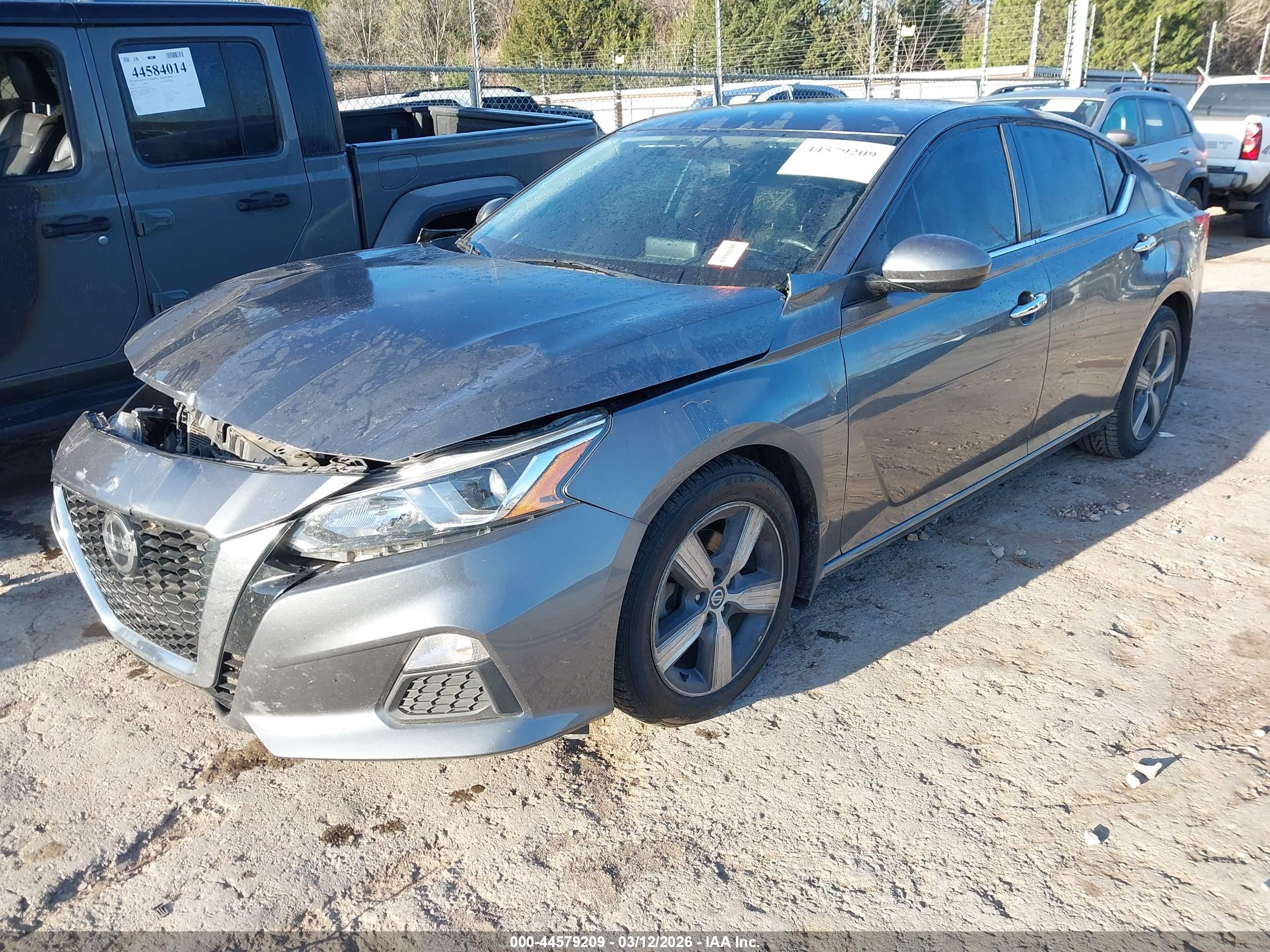 NISSAN ALTIMA image 2