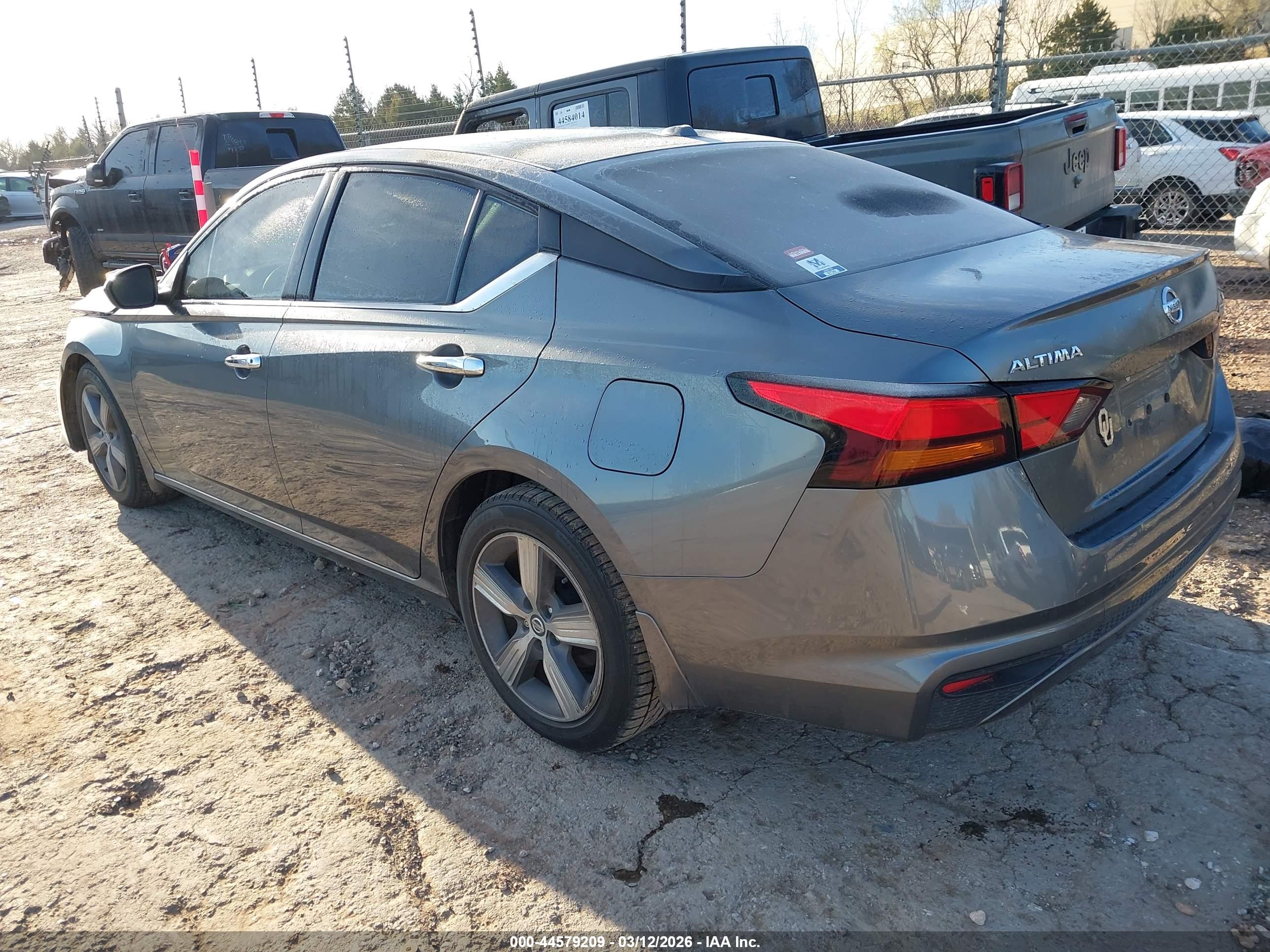 NISSAN ALTIMA image 3