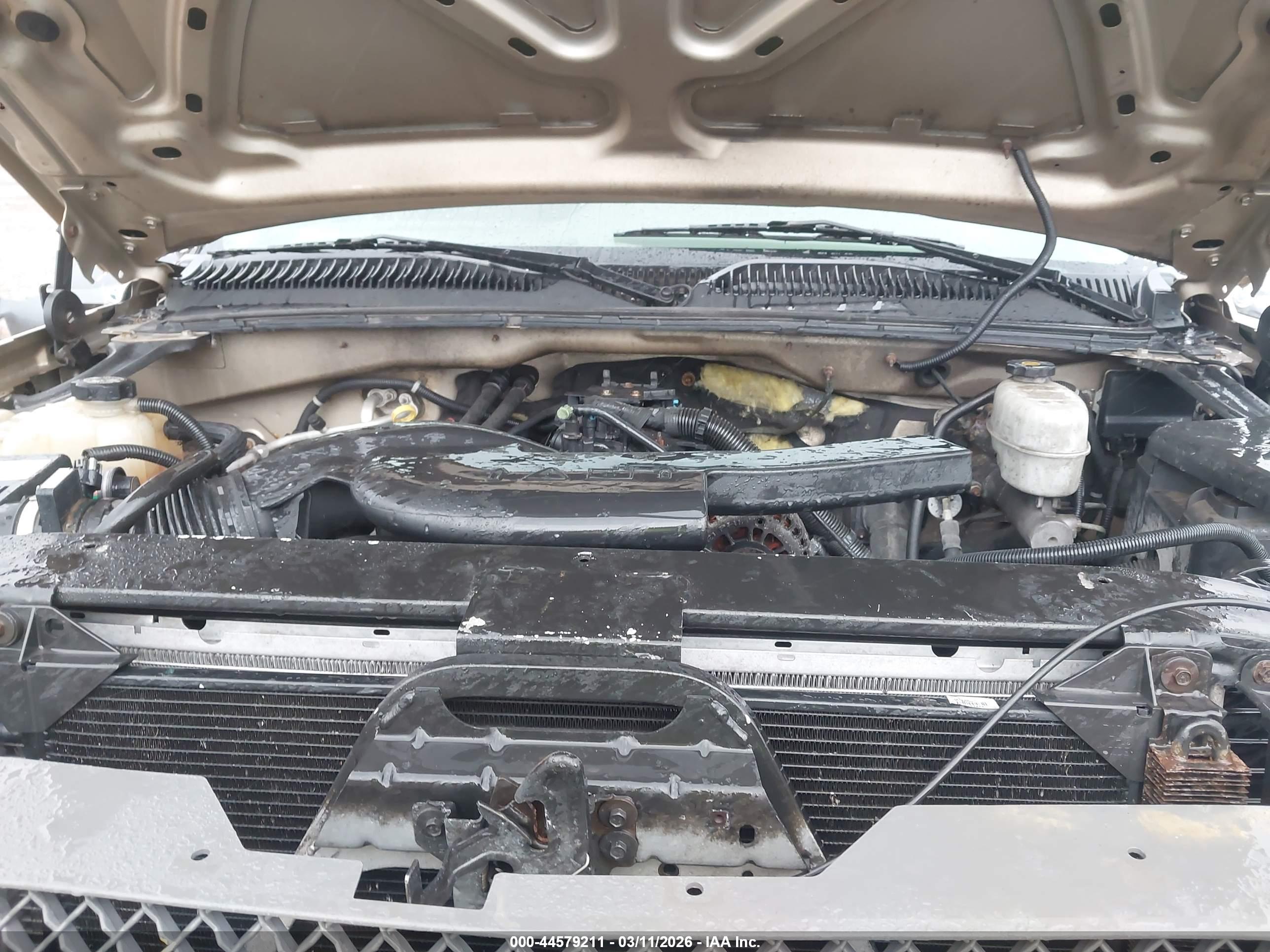CHEVROLET SILVERADO image 10