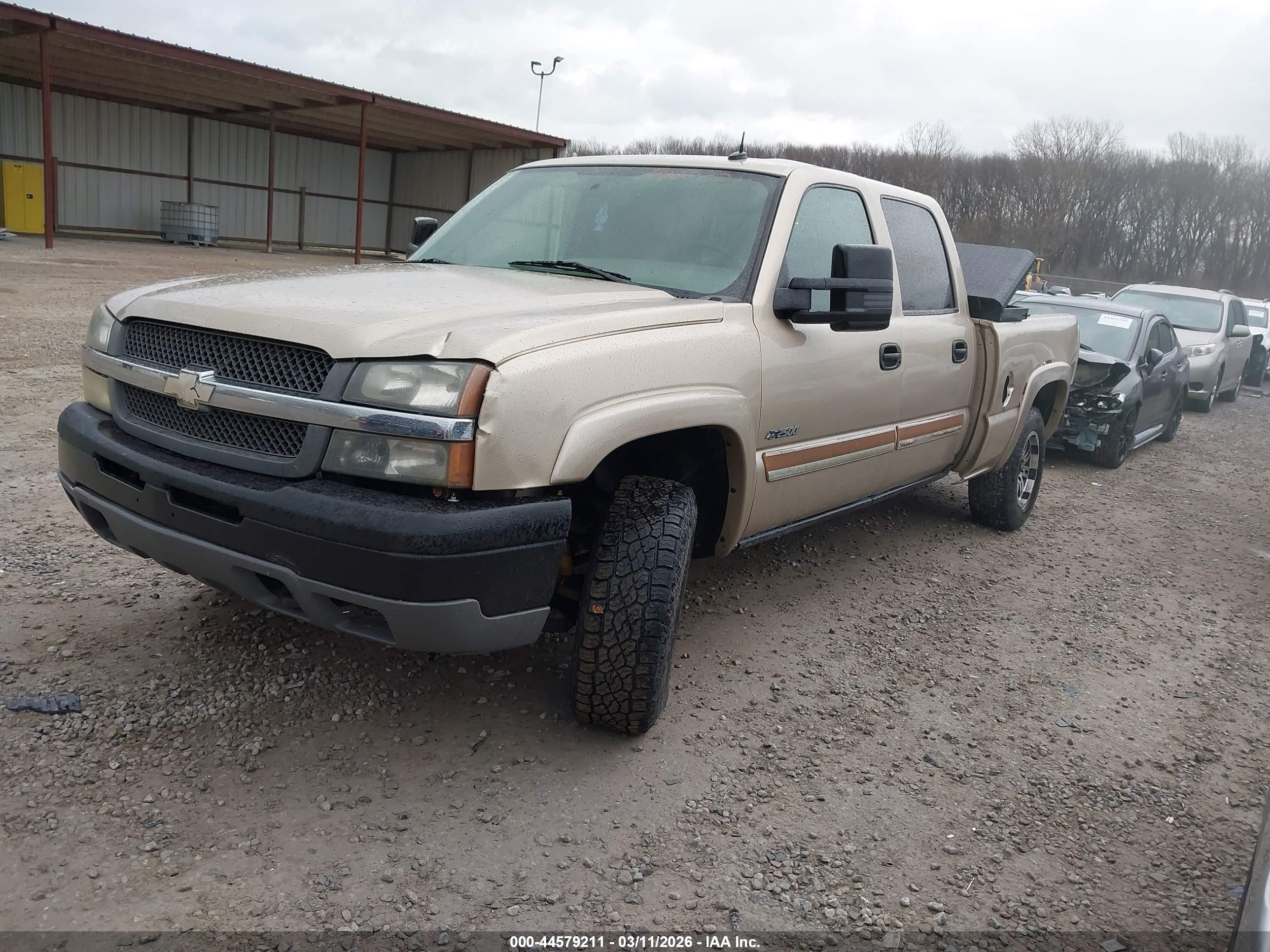 CHEVROLET SILVERADO image 2