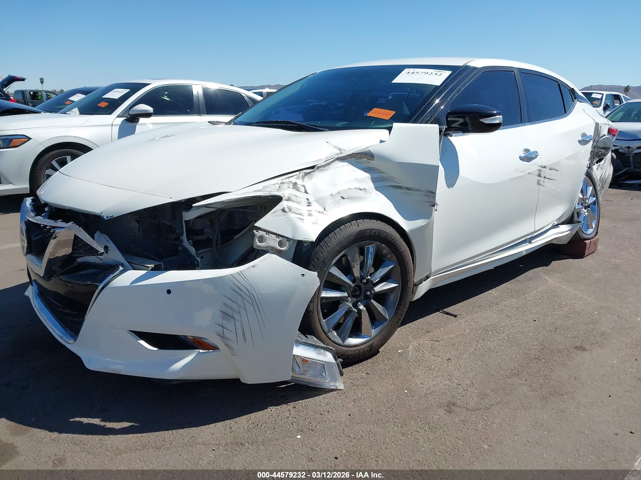 NISSAN MAXIMA image 2
