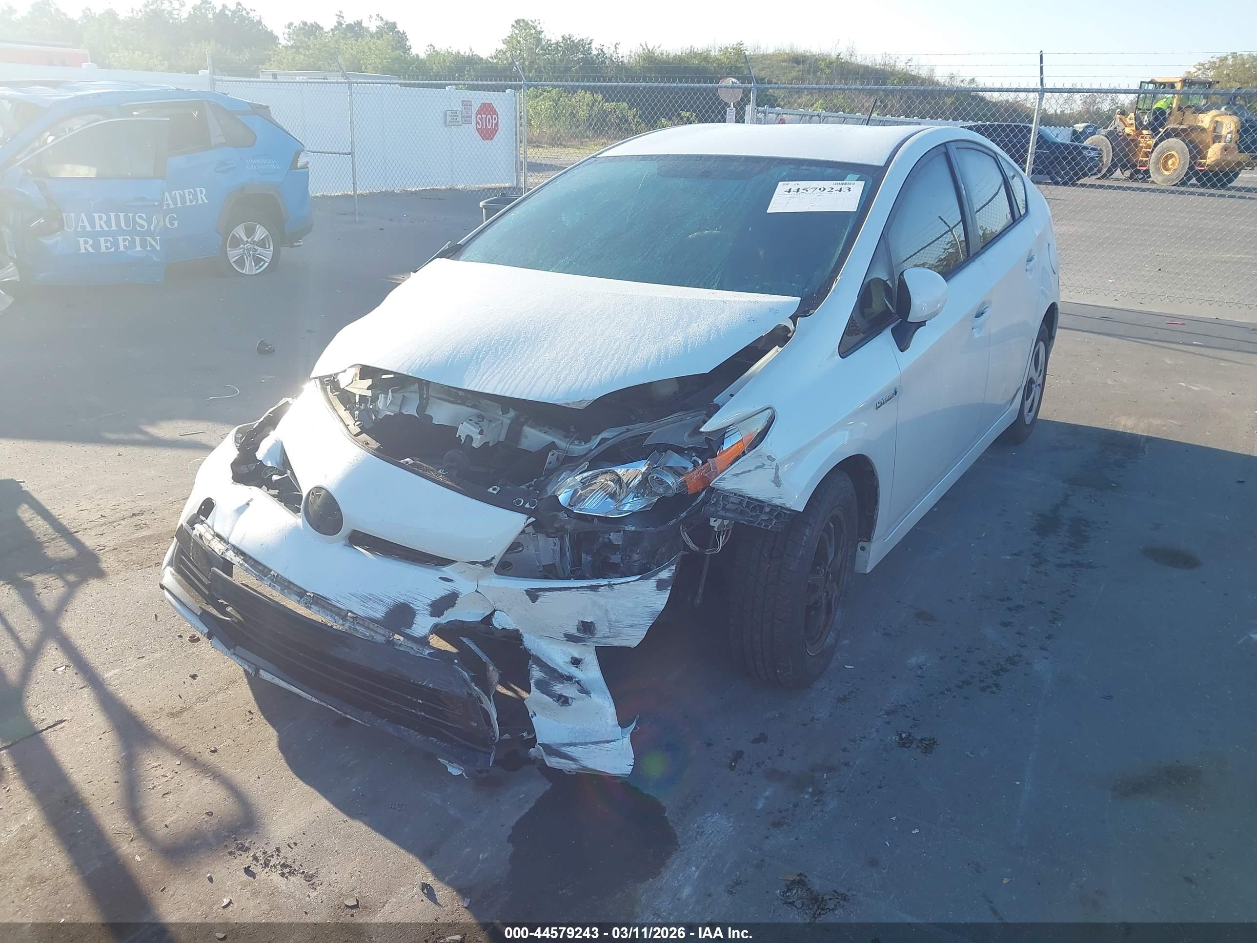 TOYOTA PRIUS image 2