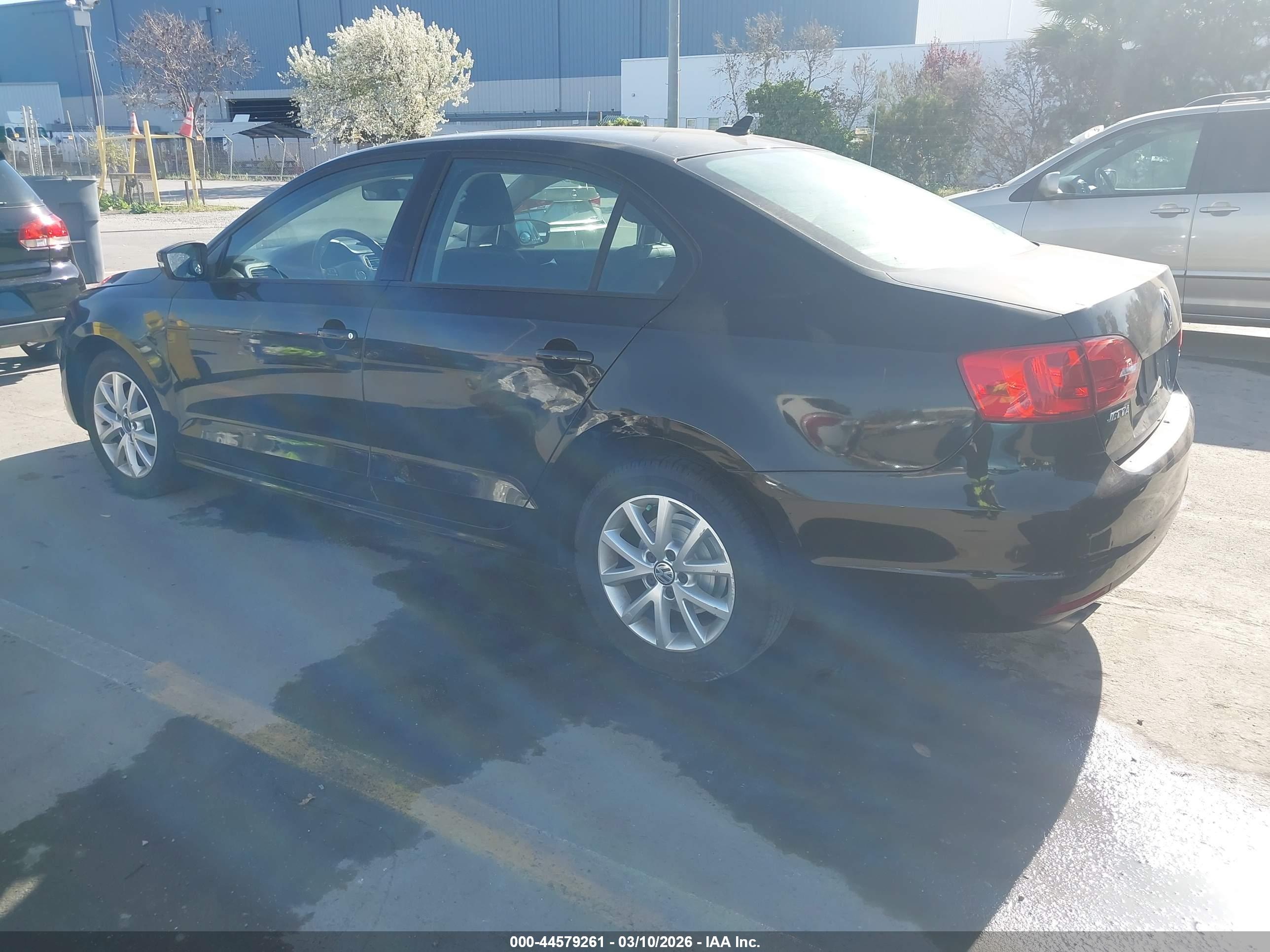 VOLKSWAGEN JETTA image 3