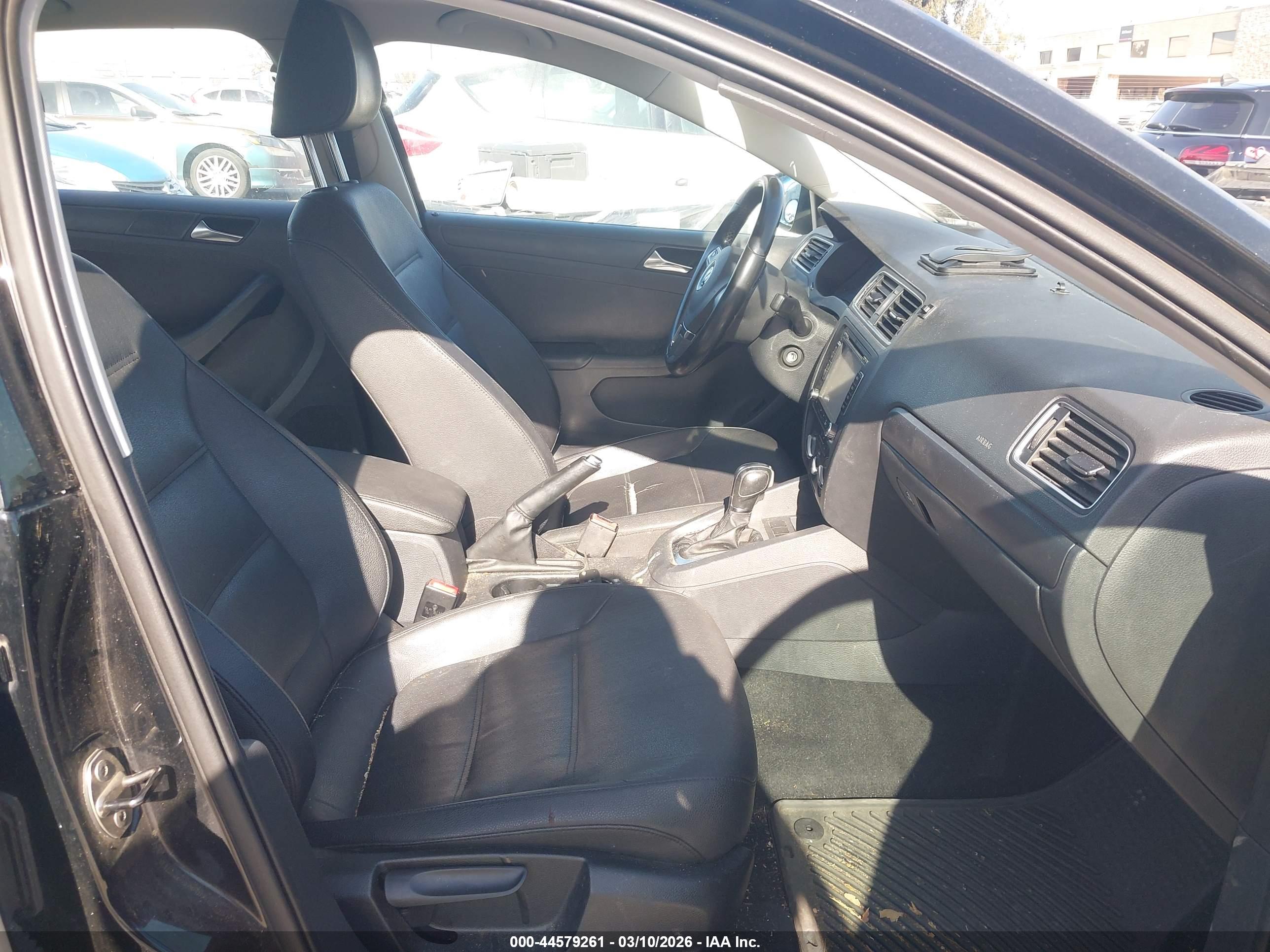 VOLKSWAGEN JETTA image 5