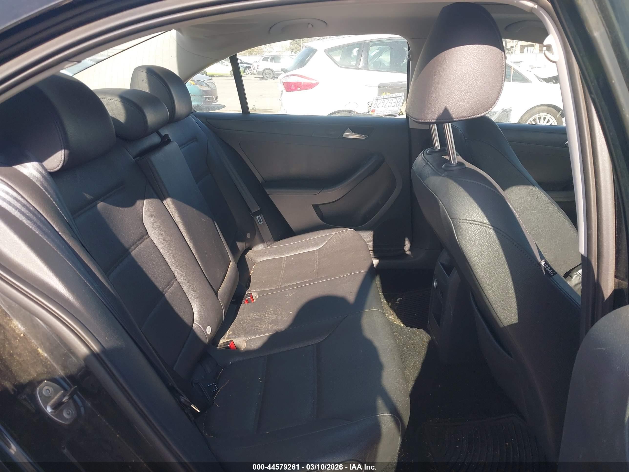 VOLKSWAGEN JETTA image 8