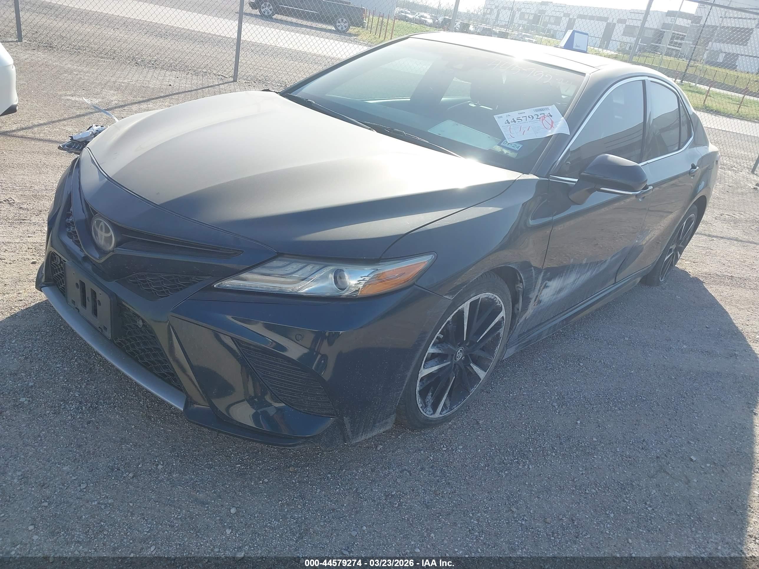 TOYOTA CAMRY image 2