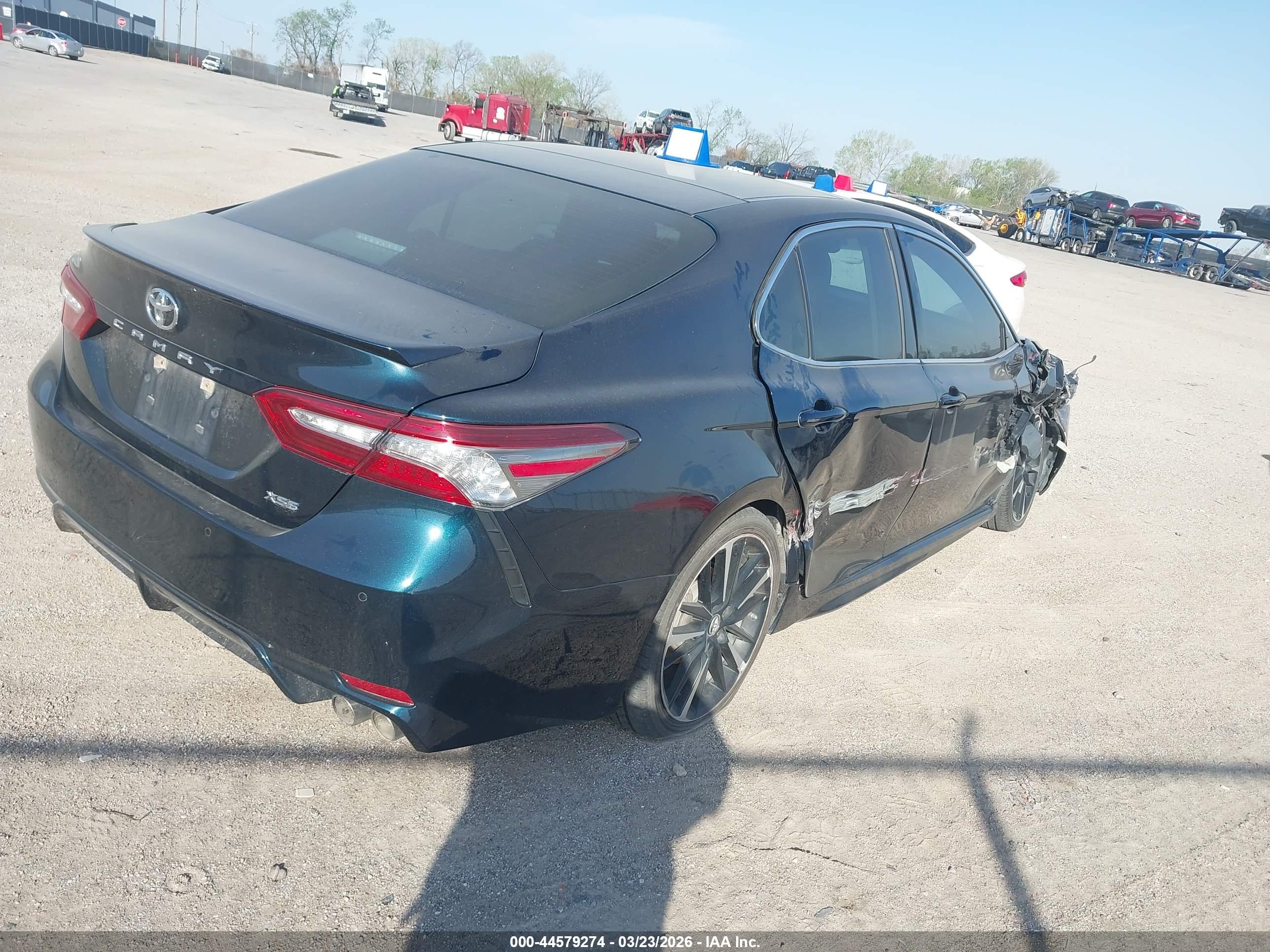 TOYOTA CAMRY image 4