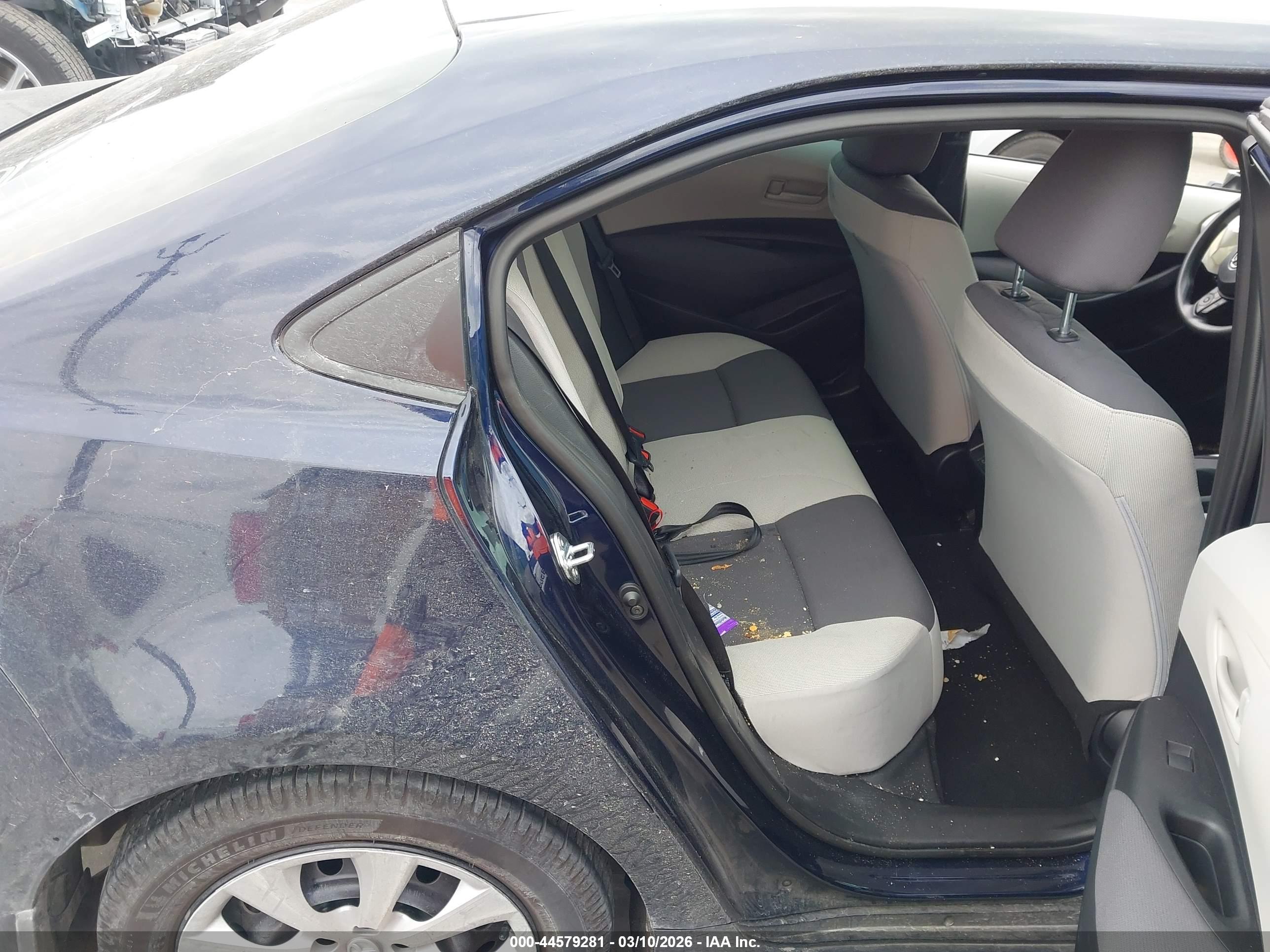 TOYOTA COROLLA image 8