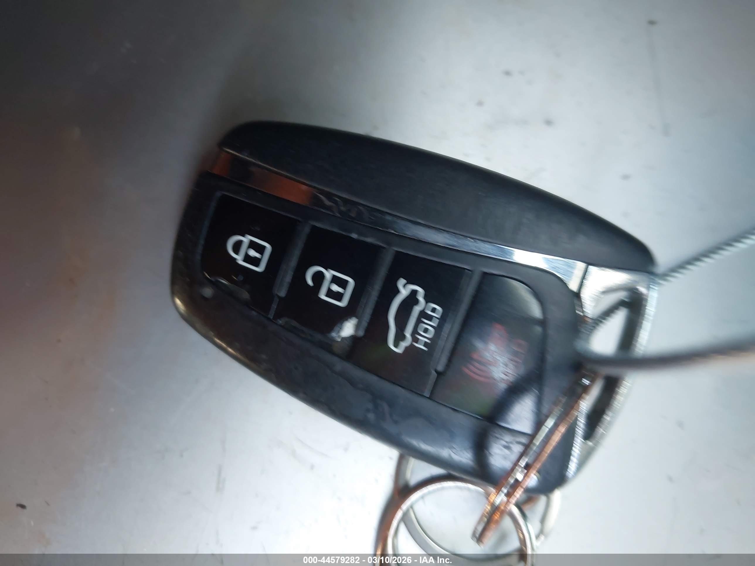 HYUNDAI AZERA image 11