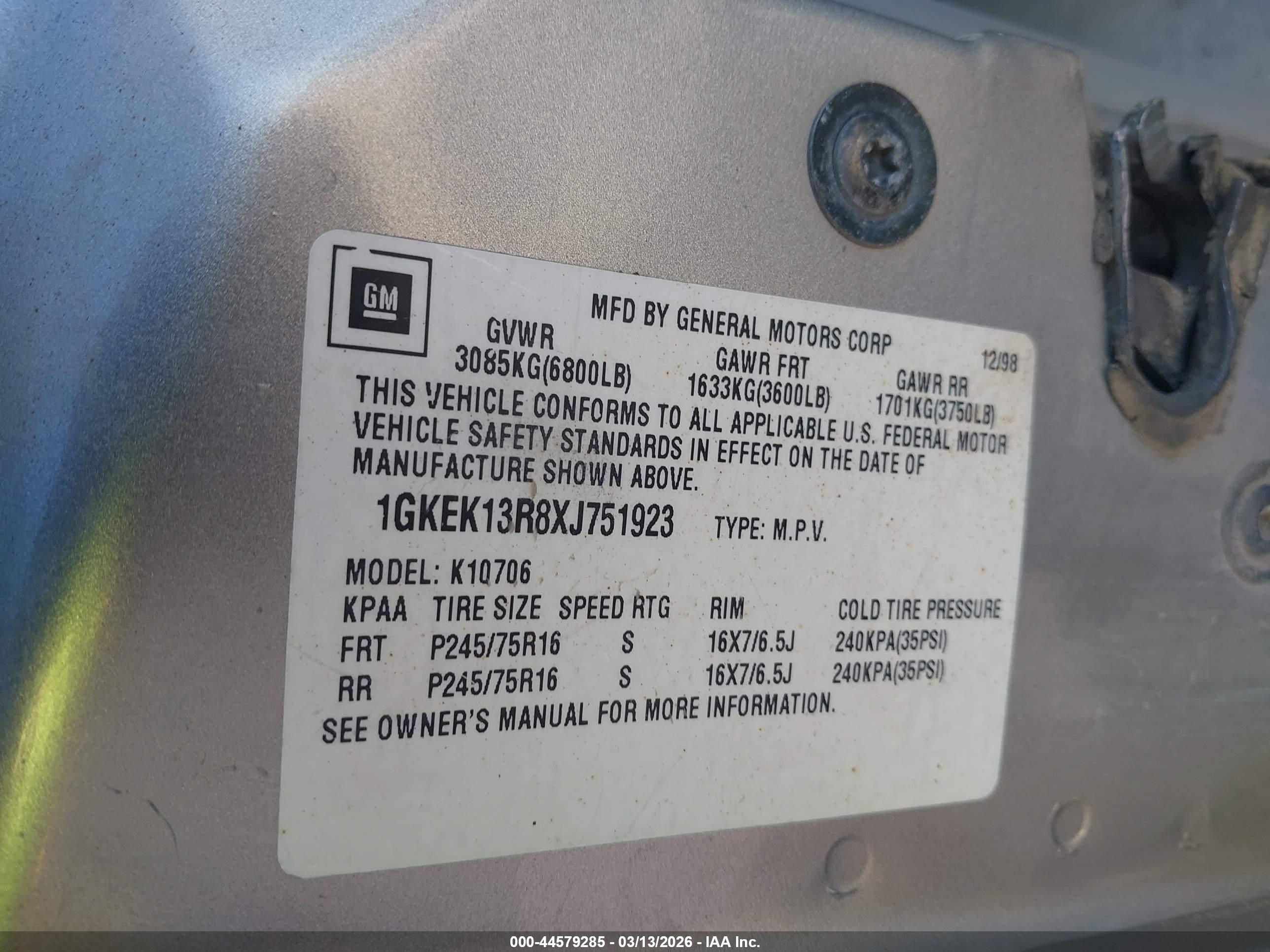GMC YUKON image 9