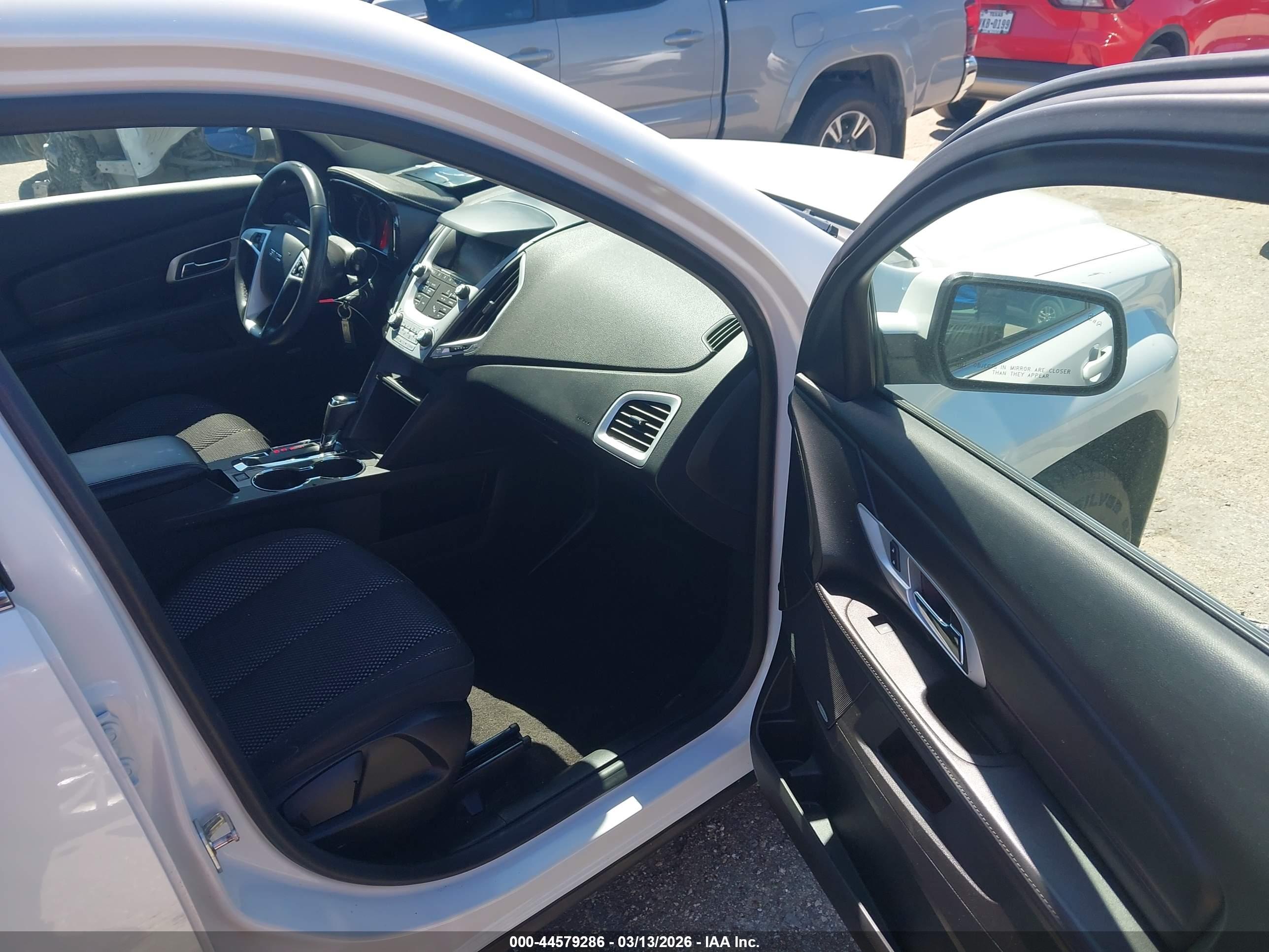 GMC TERRAIN image 5