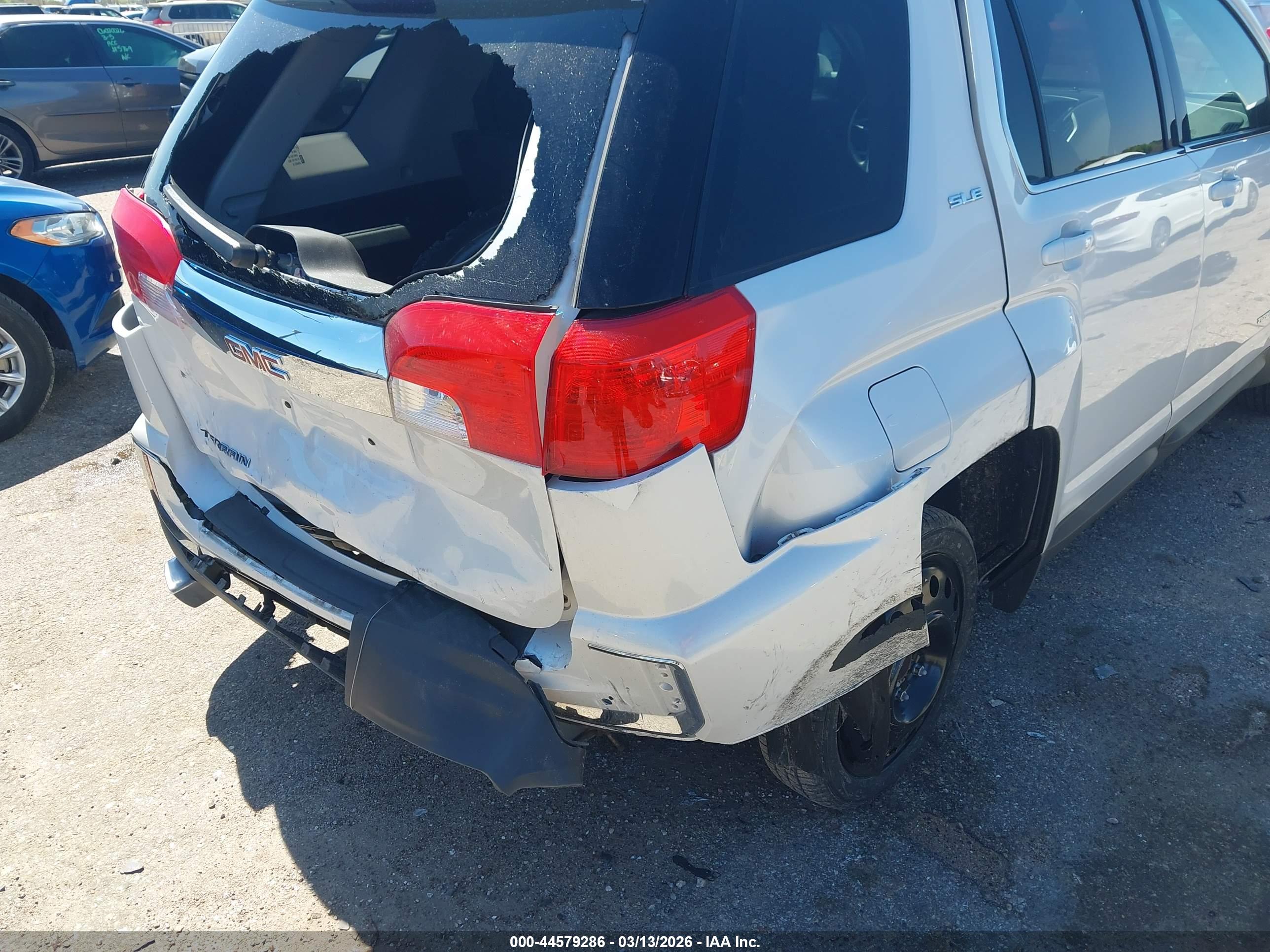 GMC TERRAIN image 6