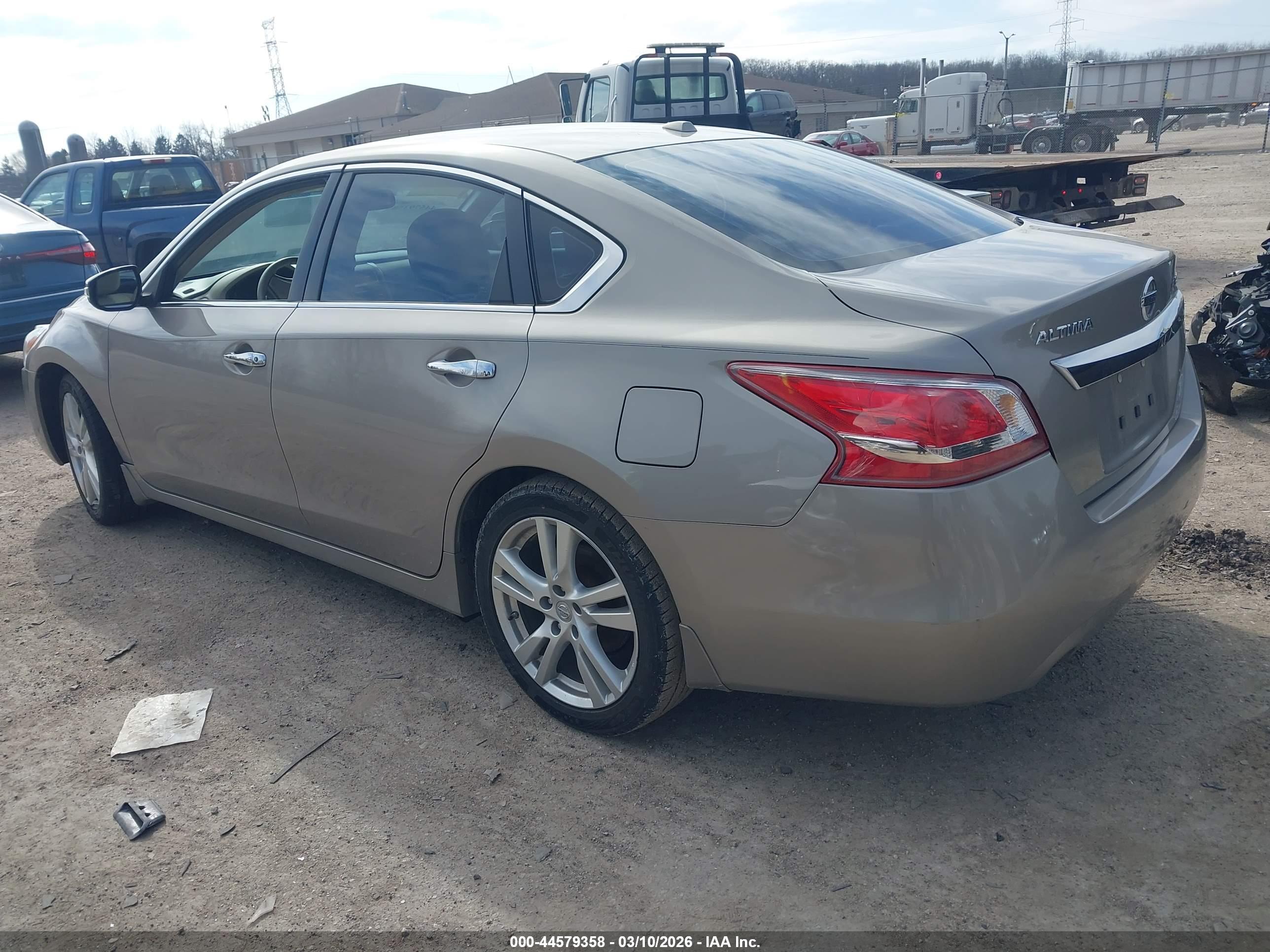 NISSAN ALTIMA image 3