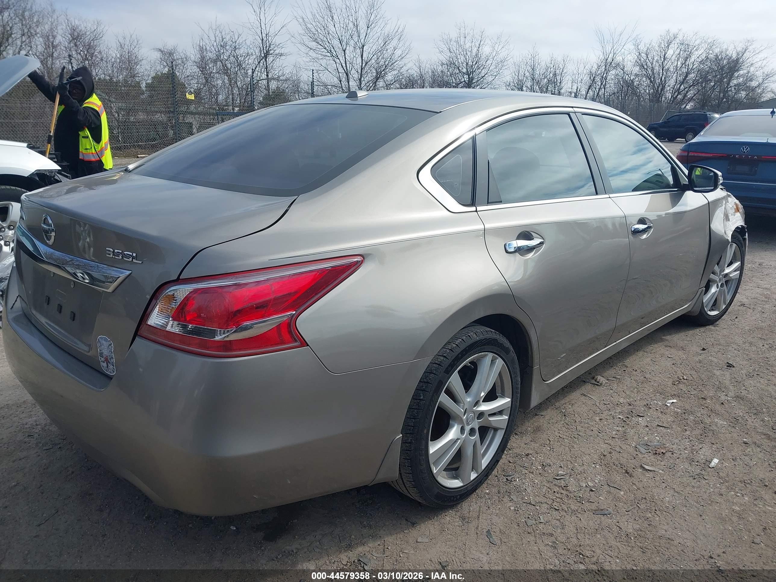NISSAN ALTIMA image 4