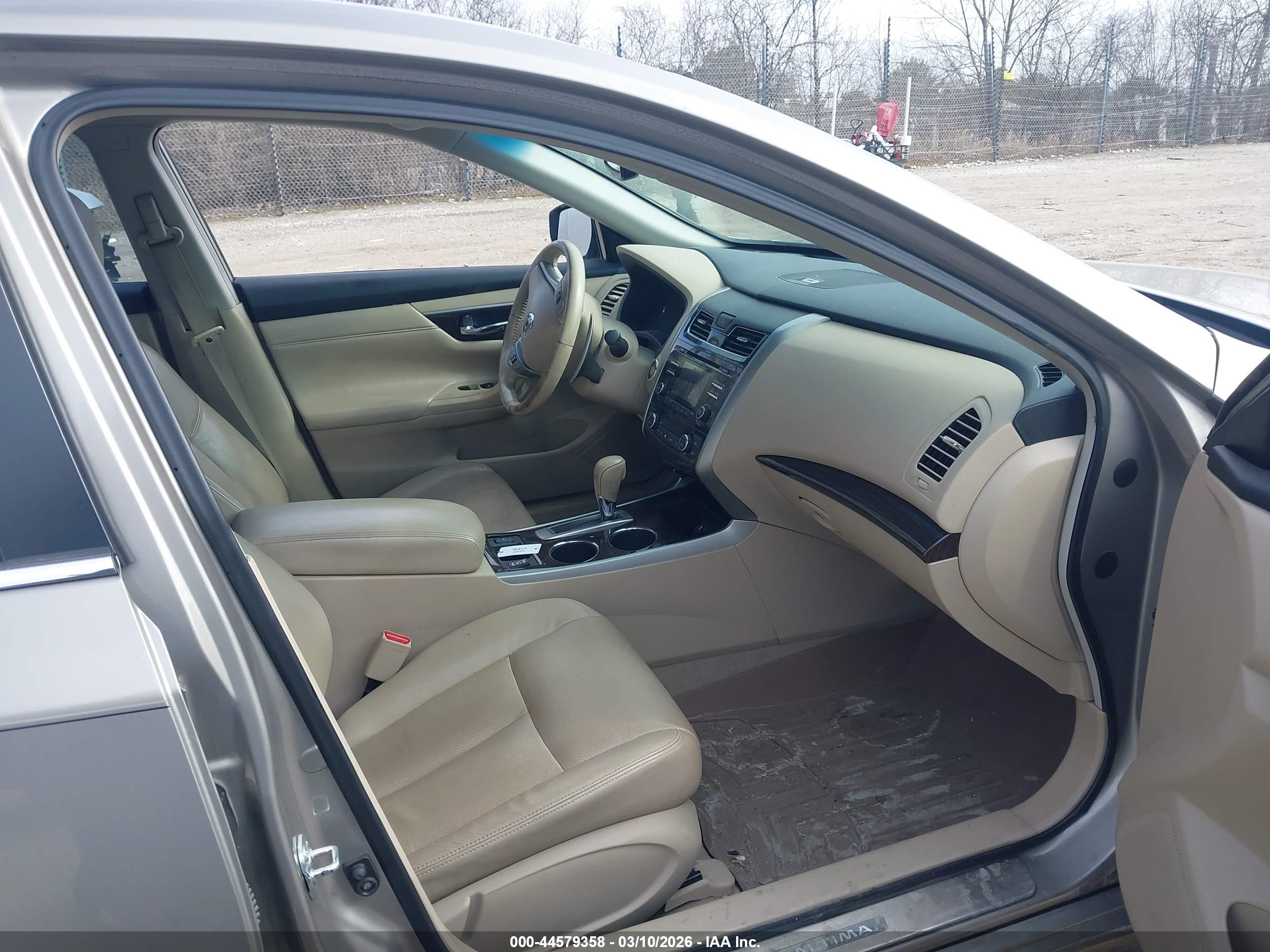 NISSAN ALTIMA image 5