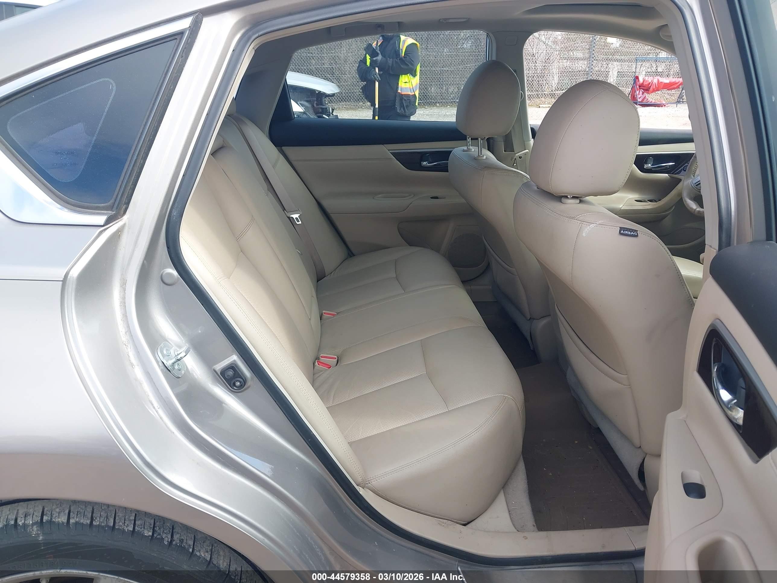 NISSAN ALTIMA image 8