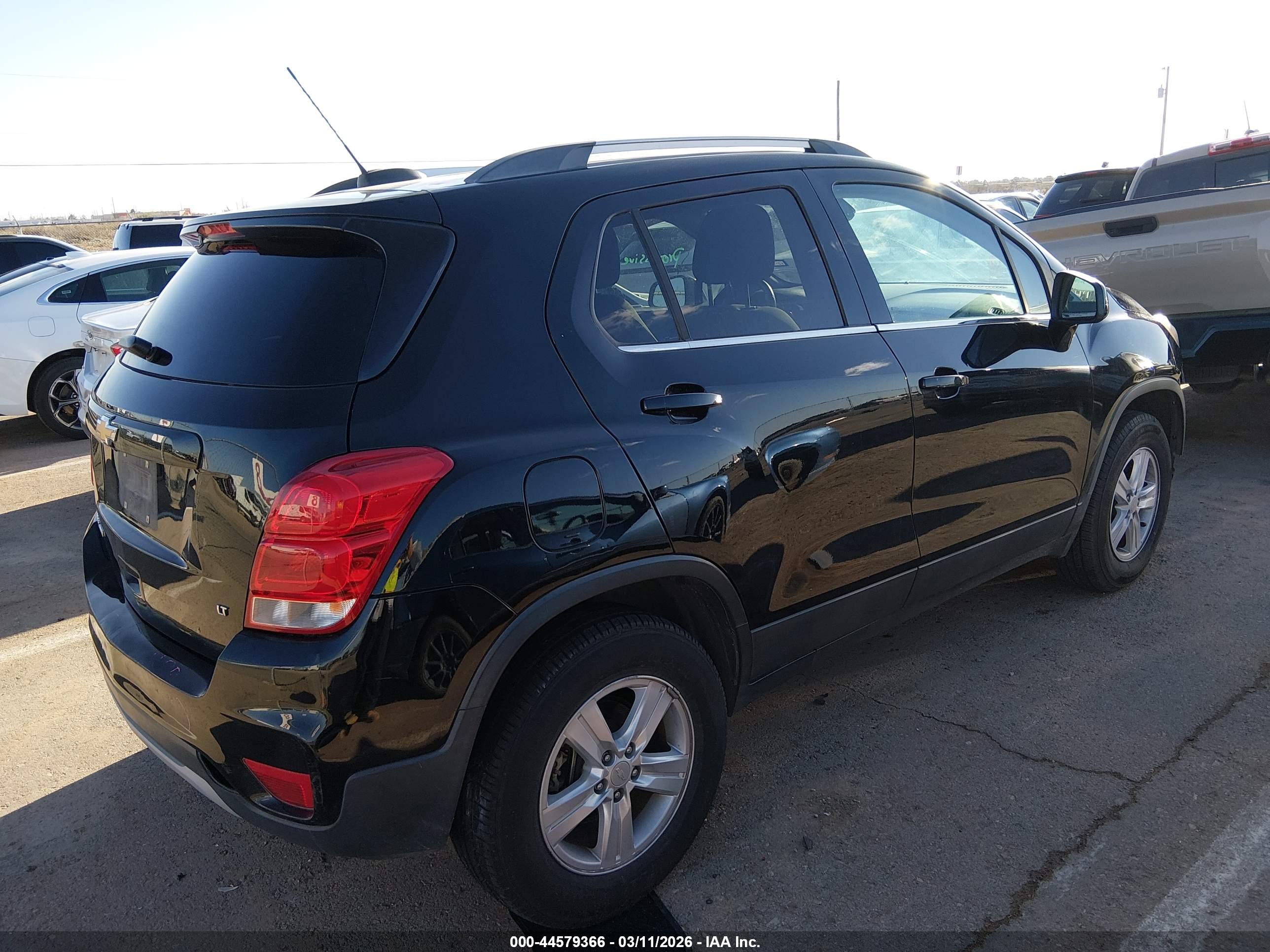 CHEVROLET TRAX image 4